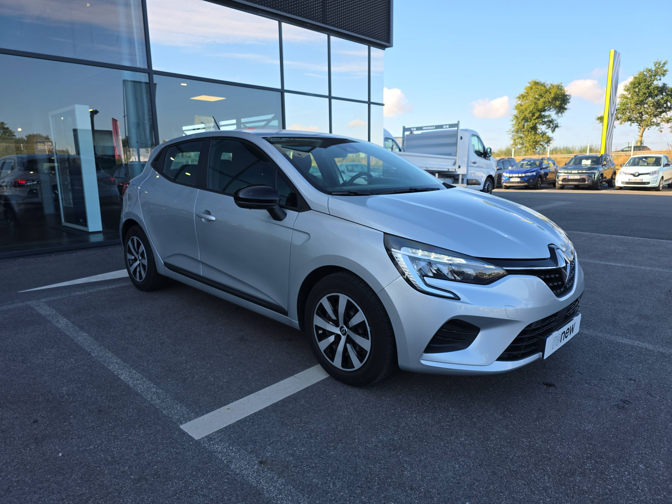 Vente en ligne Renault Clio 5 Clio TCe 90 au prix de 13 490 €