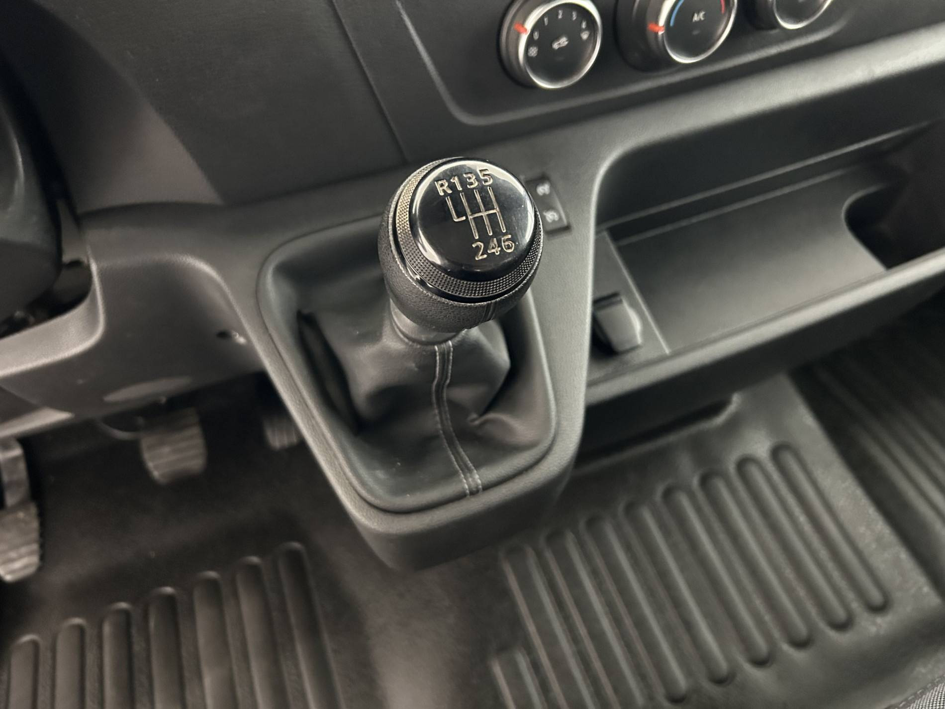 Vente en ligne Renault Master 3 Châssis Cabine MASTER CC PROP RJ3500 L2 PAFC BLUE DCI 130 EURO VI au prix de 32 900 €