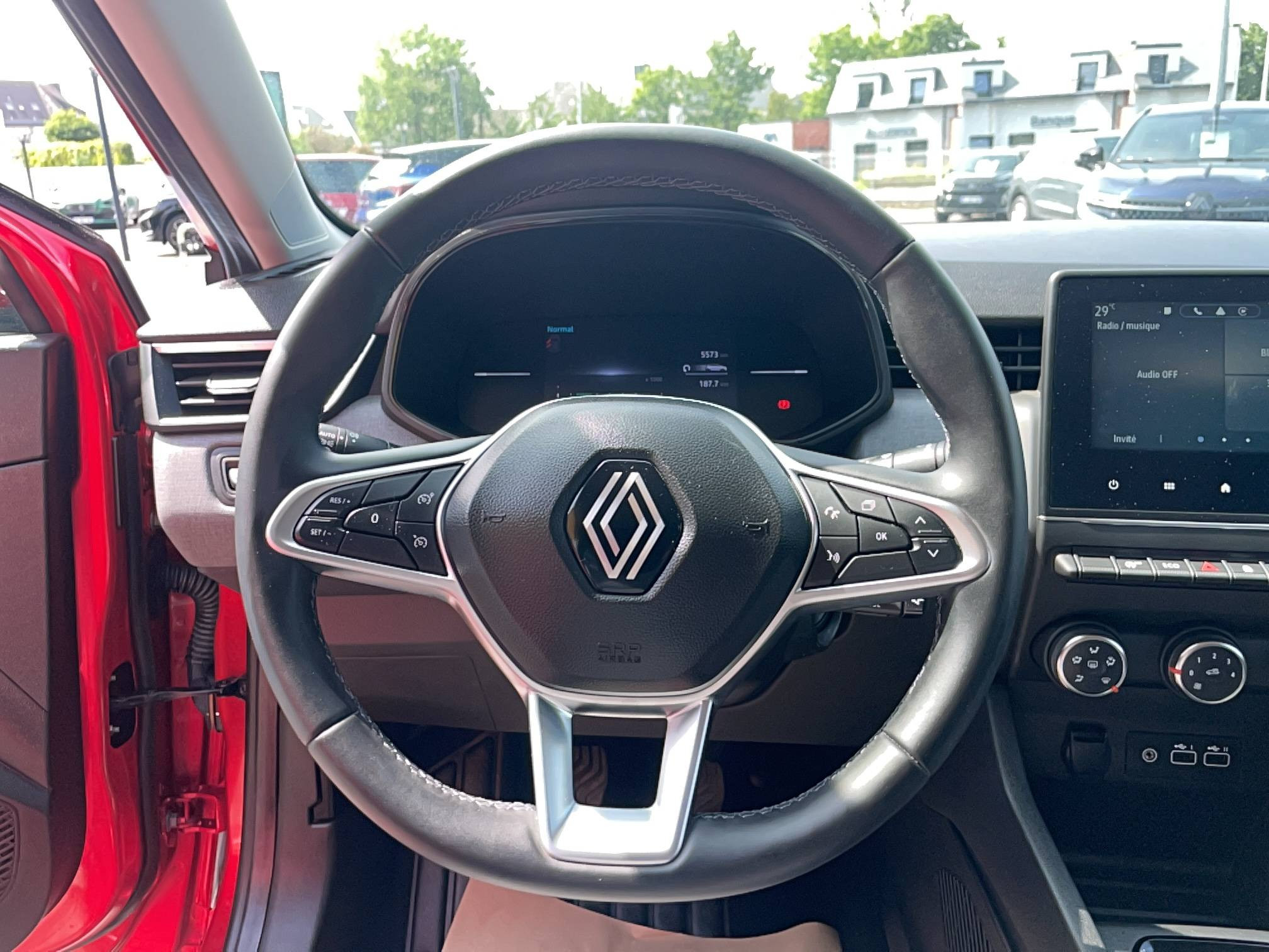 Vente en ligne Renault Clio 5 Clio TCe 90 au prix de 15 990 €