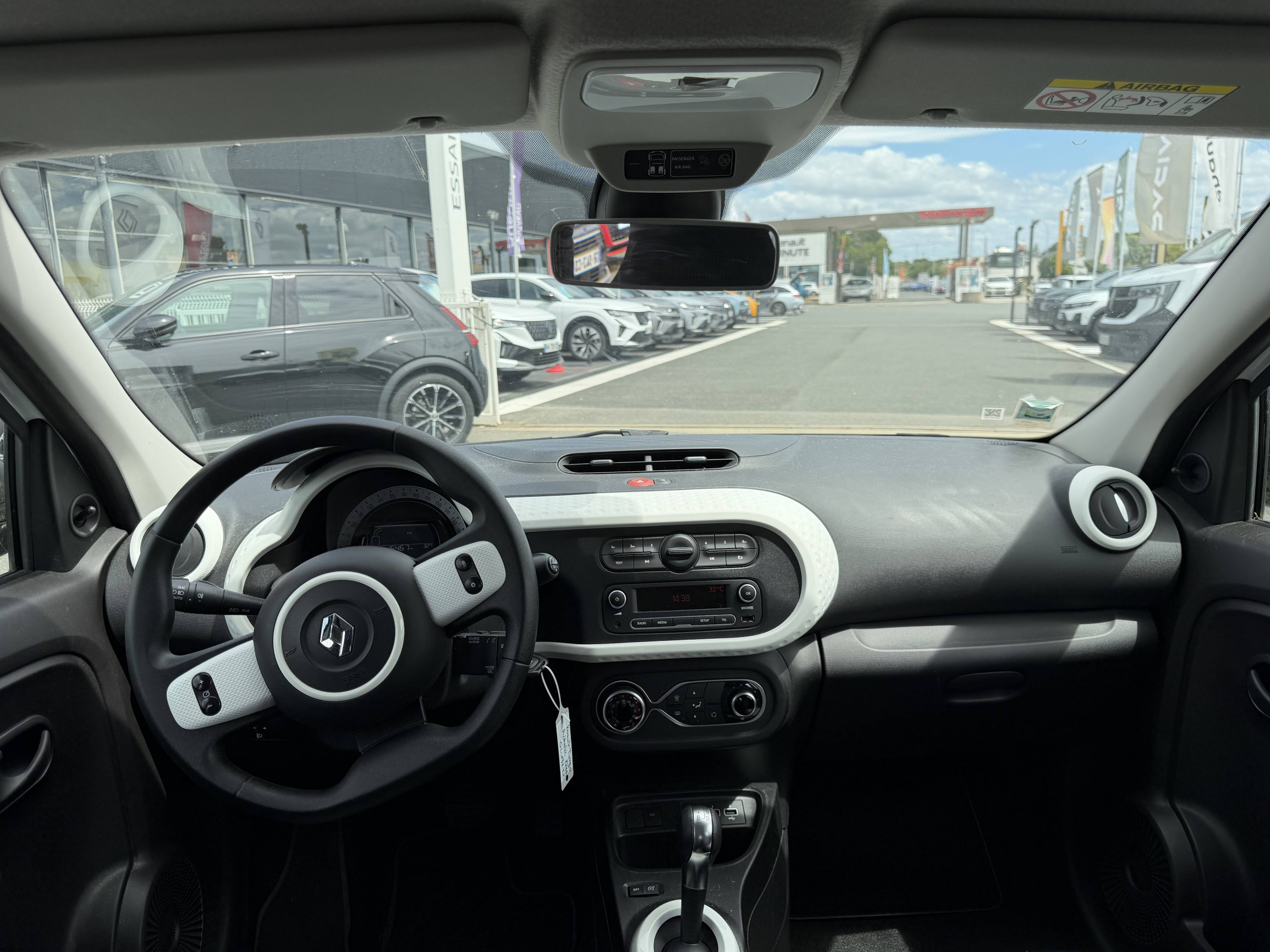 Vente en ligne Renault Twingo Electrique Twingo III E-Tech au prix de 11 490 €