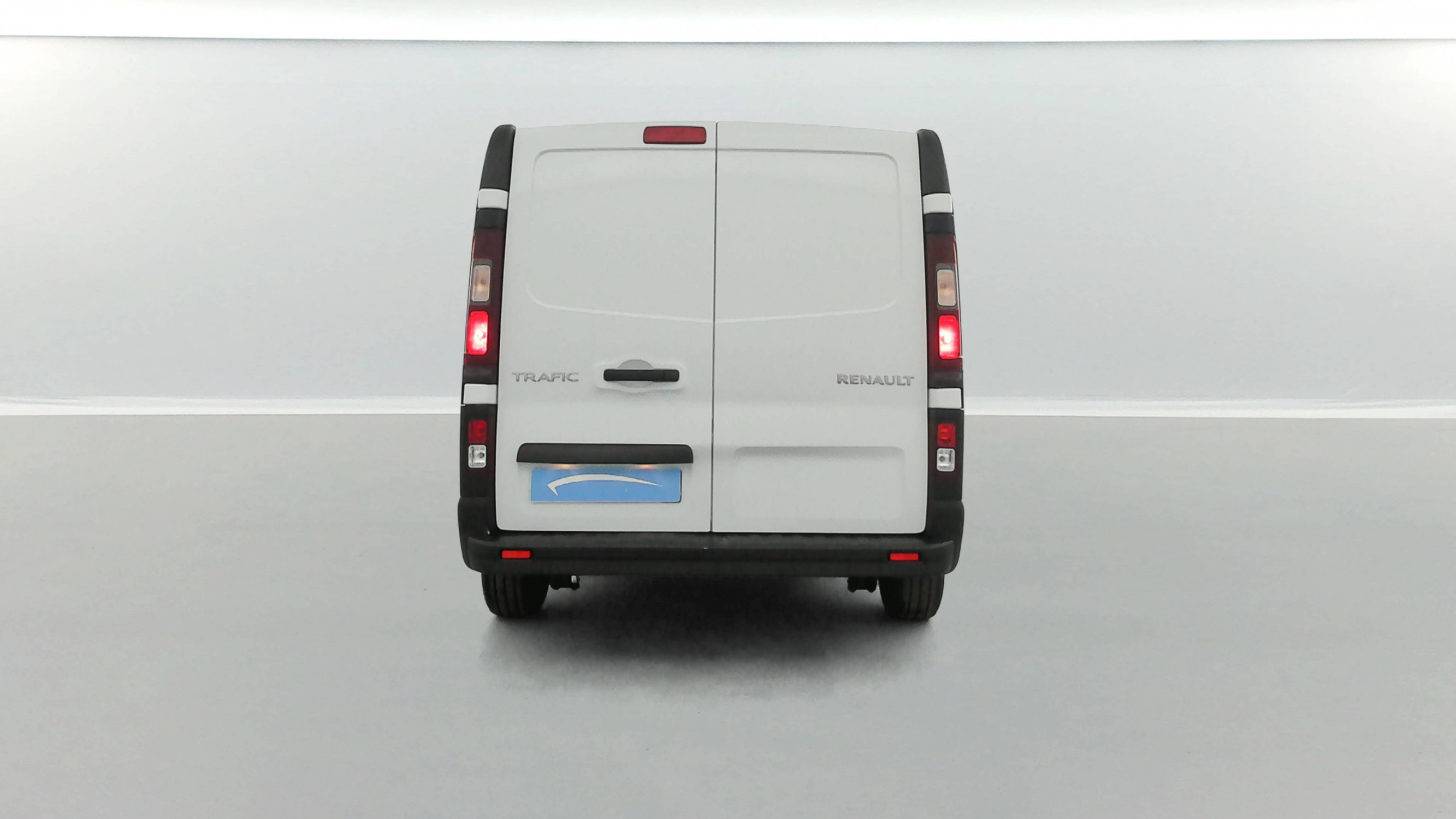 Vente en ligne Renault Trafic 3 Fourgon TRAFIC FG BLUE DCI 130 L1H1 3T GSR2 au prix de 23 790 €