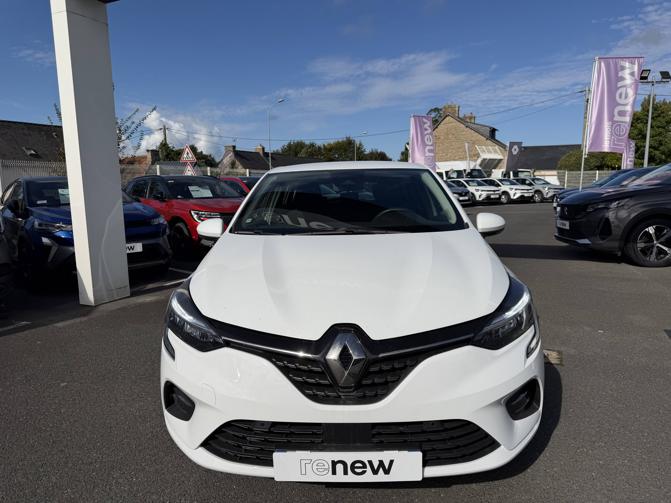 Vente en ligne Renault Clio 5 Clio TCe 90 - 21N au prix de 12 490 €