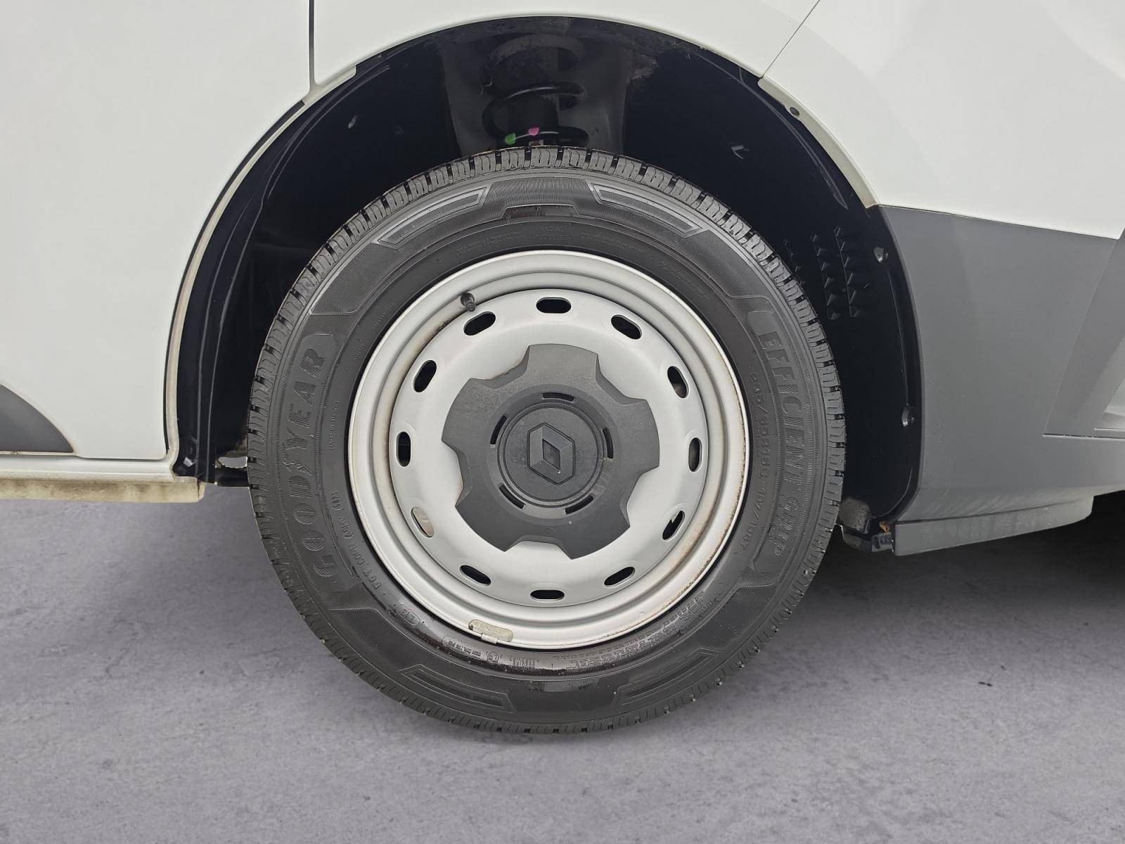 Vente en ligne Renault Trafic 3 Fourgon TRAFIC FG BLUE DCI 130 L1H1 3T GSR2 au prix de 23 900 €