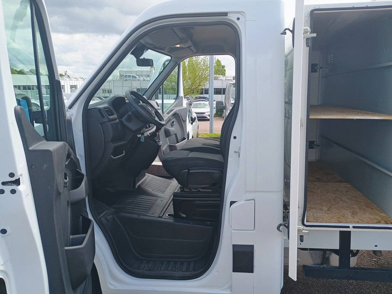 Vente en ligne Renault Master 3 Châssis Cabine MASTER CC TRAC F3500 L3 BLUE DCI 145 EURO VI au prix de 29 990 €