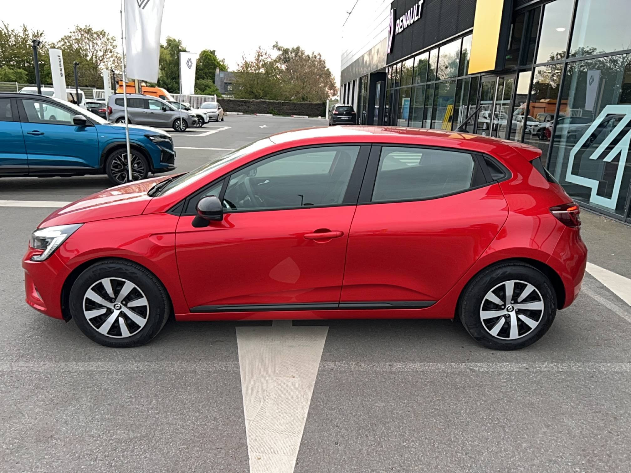 Vente en ligne Renault Clio 5 Clio TCe 90 au prix de 13 690 €