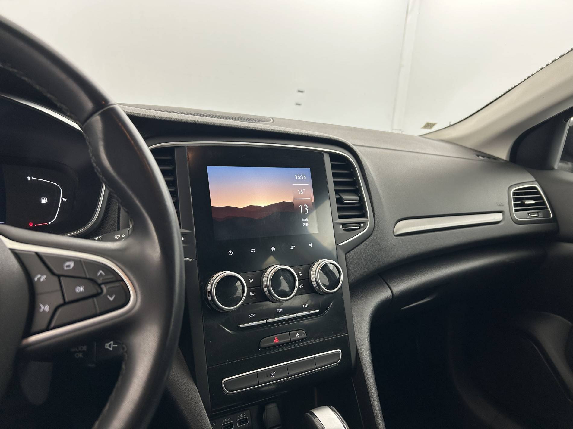 Vente en ligne Renault Megane 4  Blue dCi 115 EDC au prix de 17 990 €