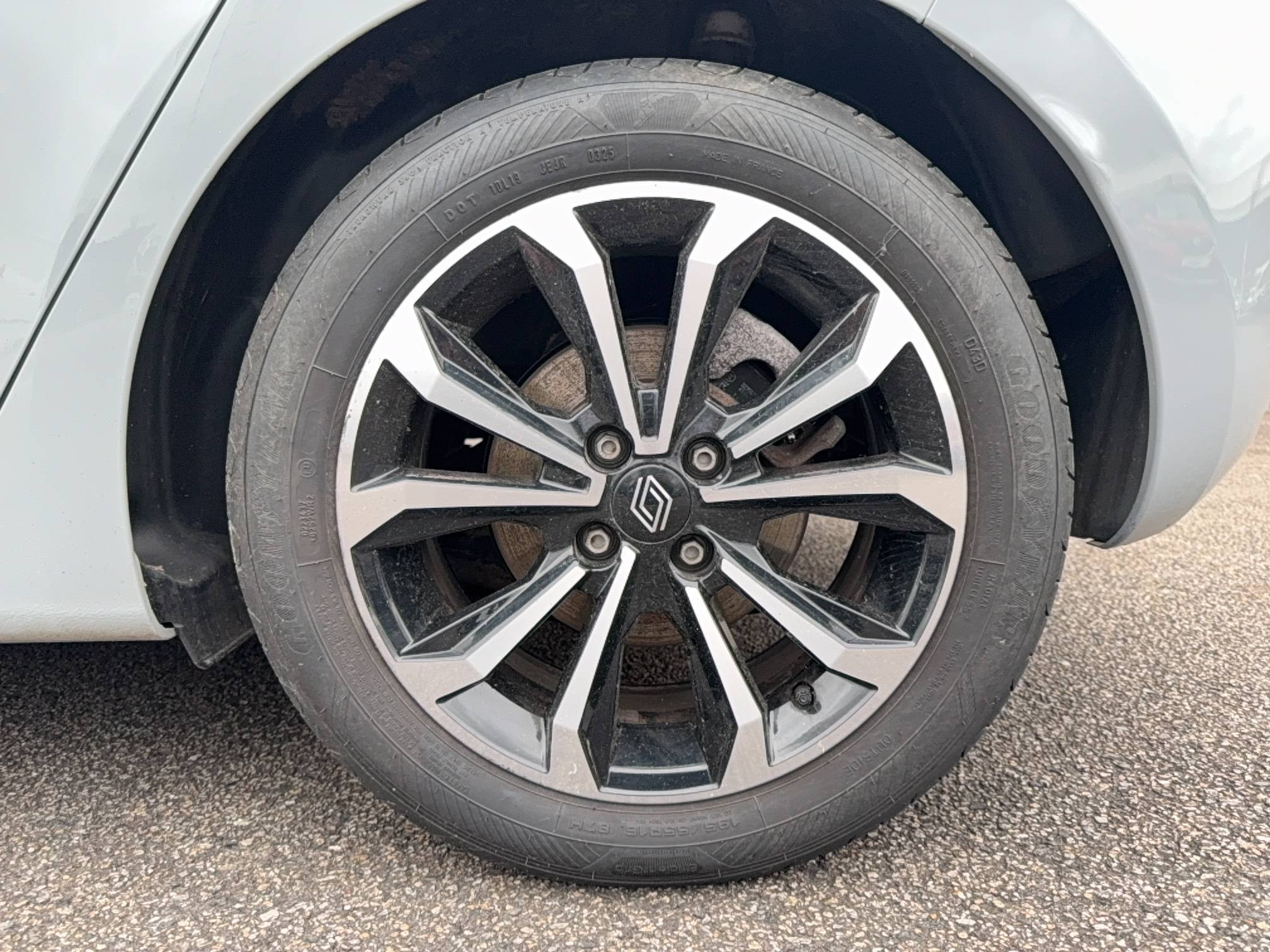 Vente en ligne Renault Clio 5 Clio E-Tech full hybrid 145 au prix de 18 490 €