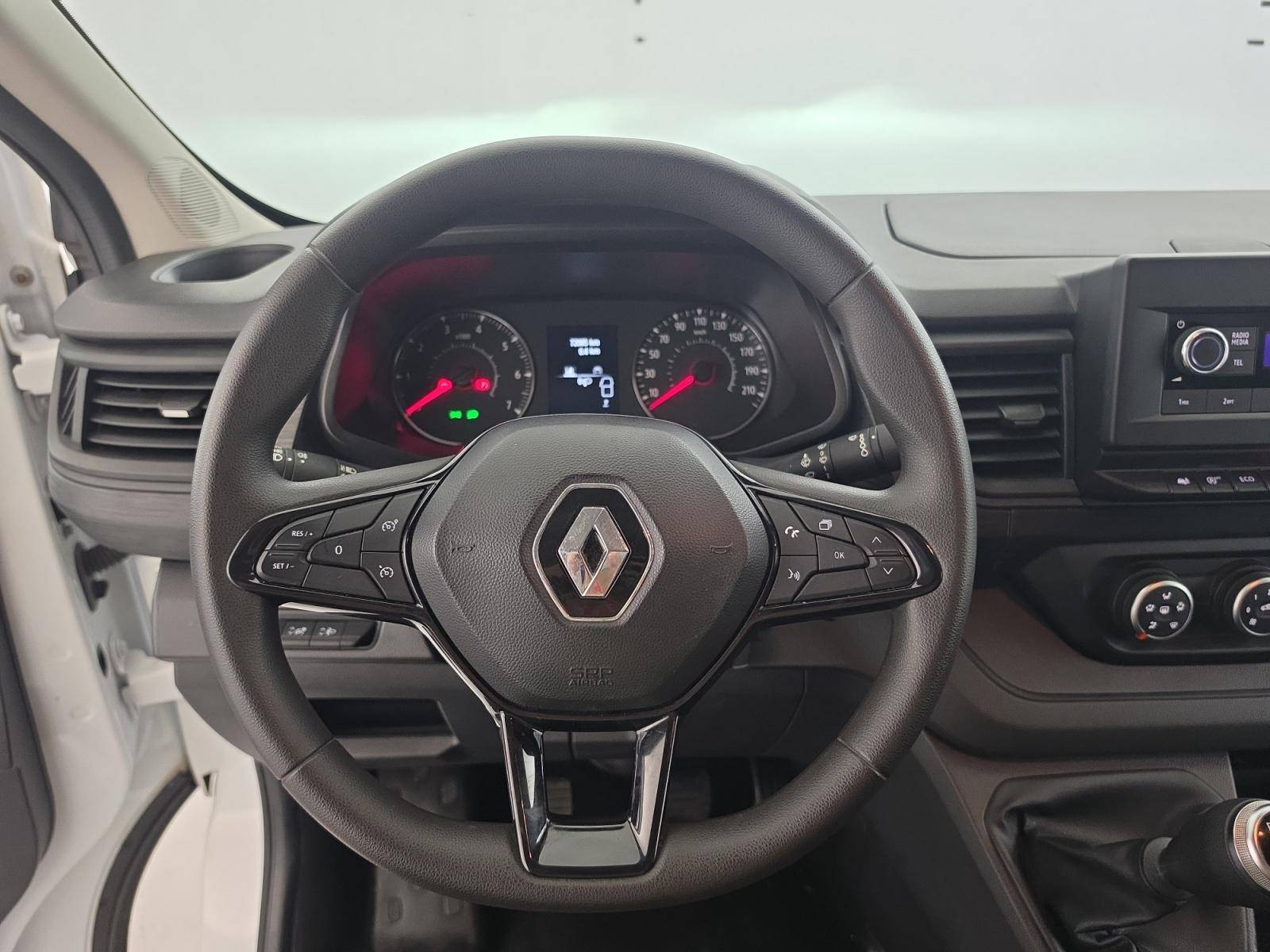 Vente en ligne Renault Trafic 3 Fourgon TRAFIC FG BLUE DCI 130 L1H1 3T GSR2 au prix de 22 890 €