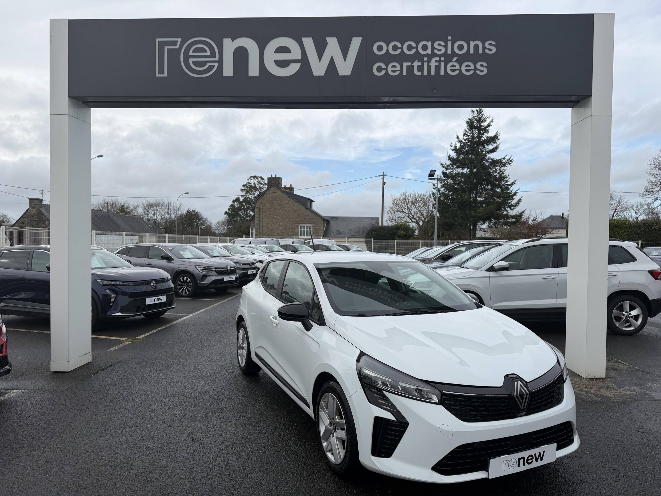 Renault Clio 5 Clio SCe 65 ch GSR2 occasion de 2024 en vente à Lannion