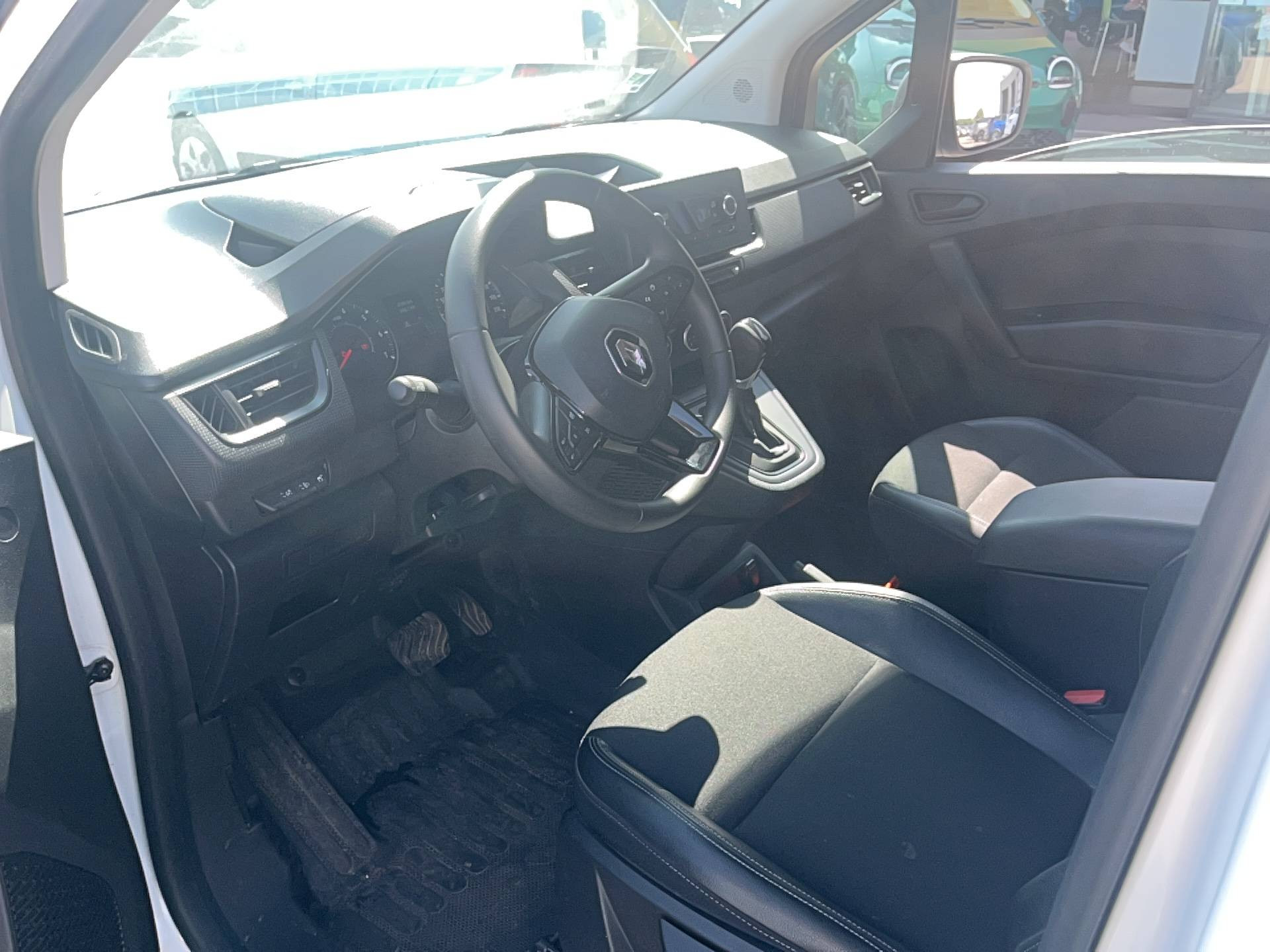 Vente en ligne Renault Kangoo Van  BLUE DCI 95 EDC au prix de 17 991 €