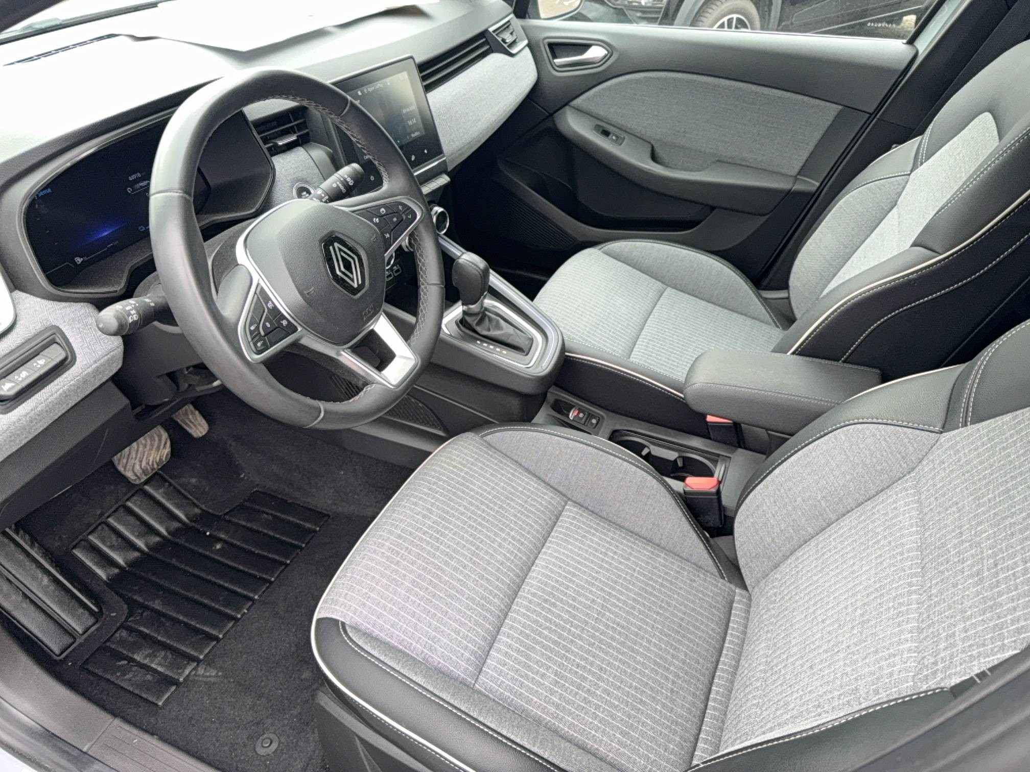 Vente en ligne Renault Clio 5 Clio E-Tech full hybrid 145 au prix de 18 490 €