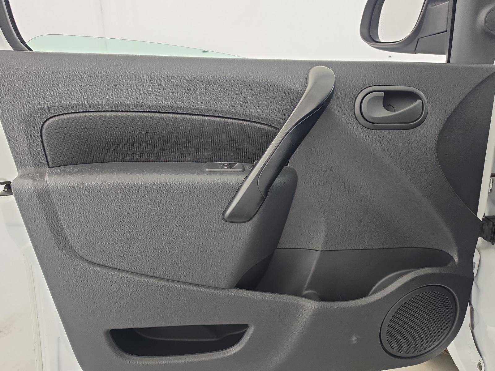 Vente en ligne Renault Kangoo Express  BLUE DCI 80 au prix de 10 490 €