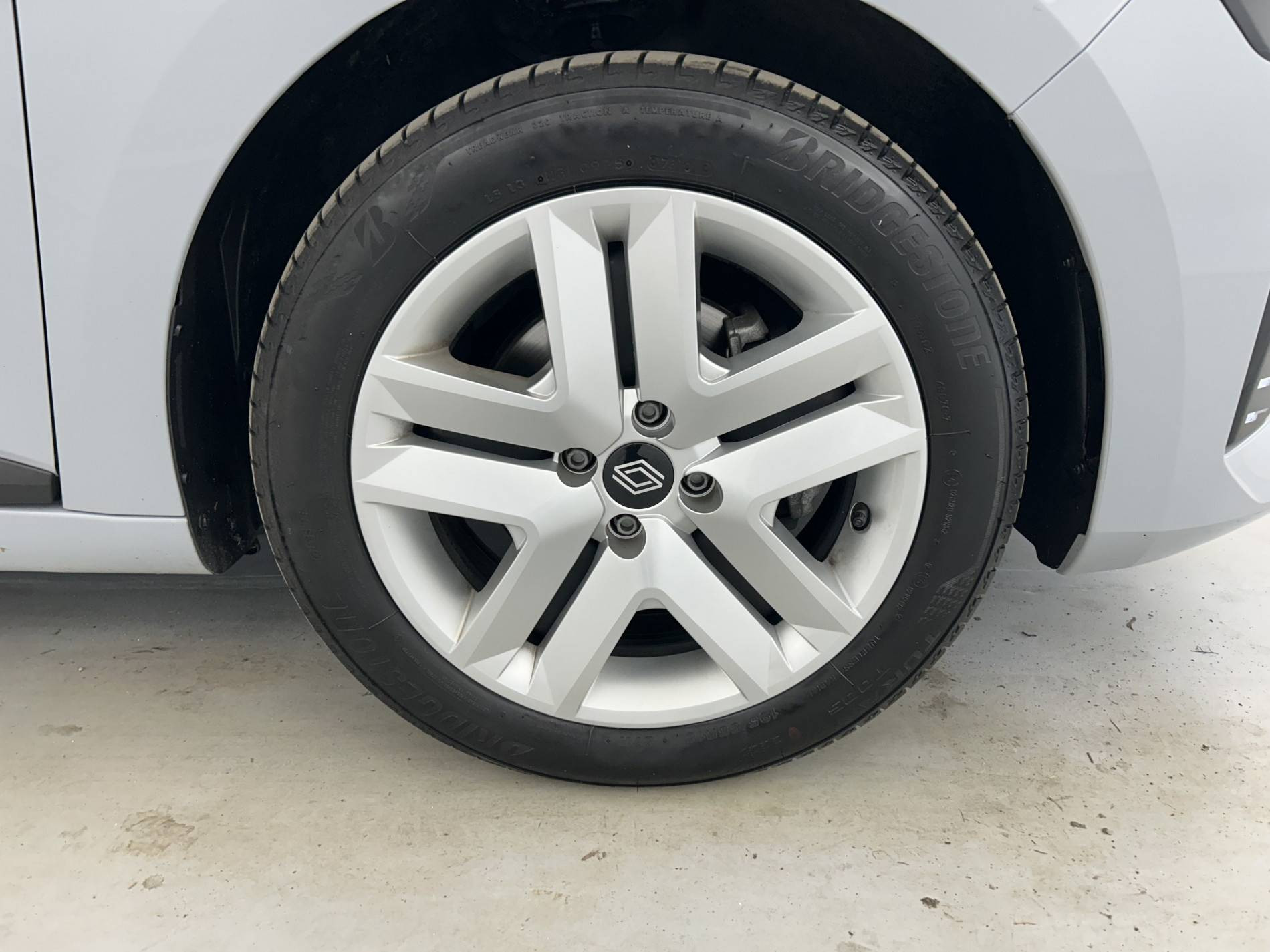 Vente en ligne Renault Clio 5 Clio Blue dCi 100 ch GSR2 au prix de 17 490 €