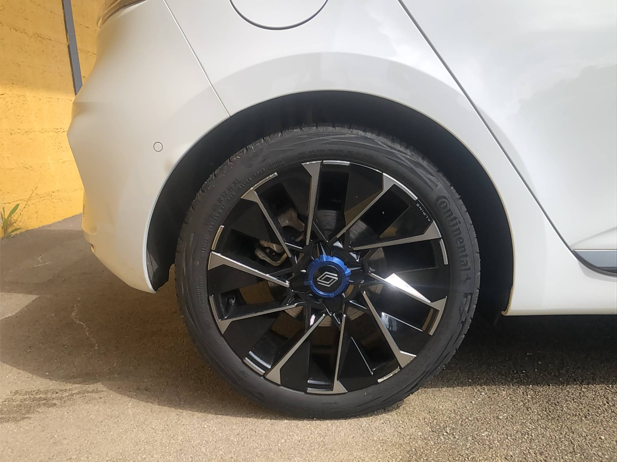 Vente en ligne Renault Clio 5 Clio E-Tech full hybrid 145 au prix de 20 890 €