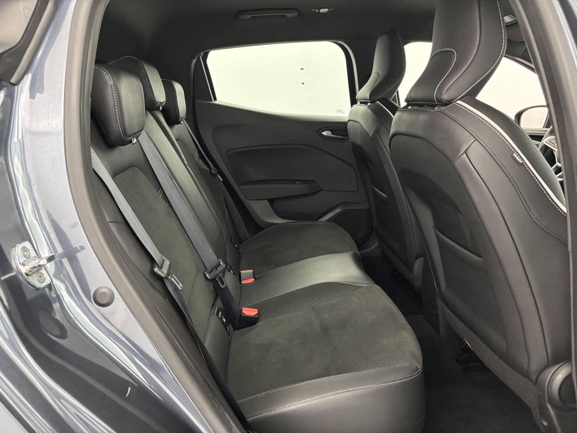 Vente en ligne Renault Clio 5 Clio TCe 90 - 21 au prix de 13 890 €