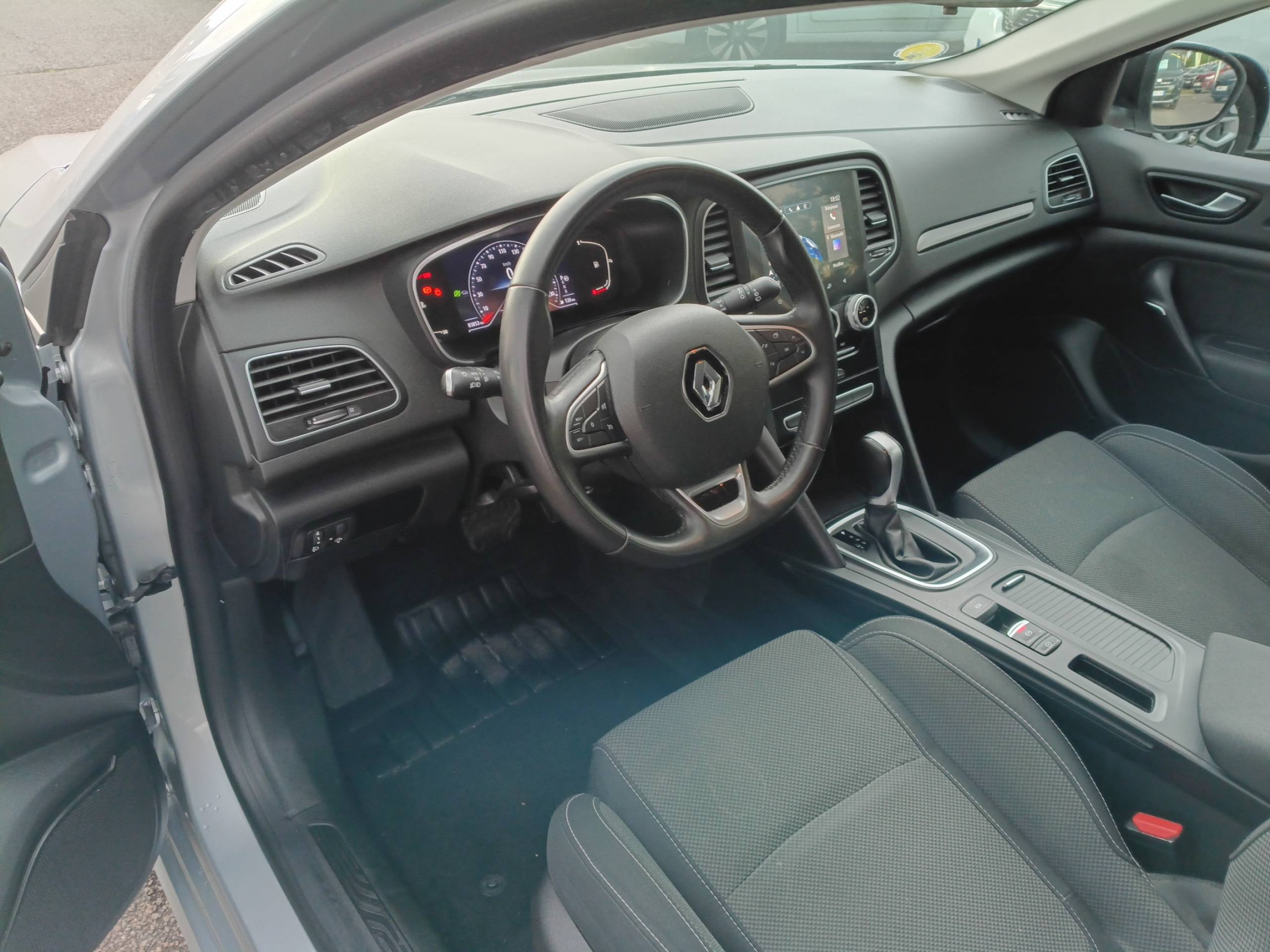 Vente en ligne Renault Megane 4  Blue dCi 115 EDC au prix de 16 990 €