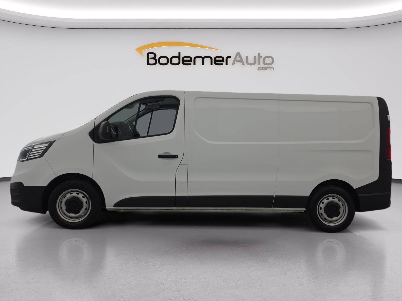 Vente en ligne Renault Trafic 3 Fourgon TRAFIC FGN L2H1 3000 KG BLUE DCI 130 au prix de 21 990 €
