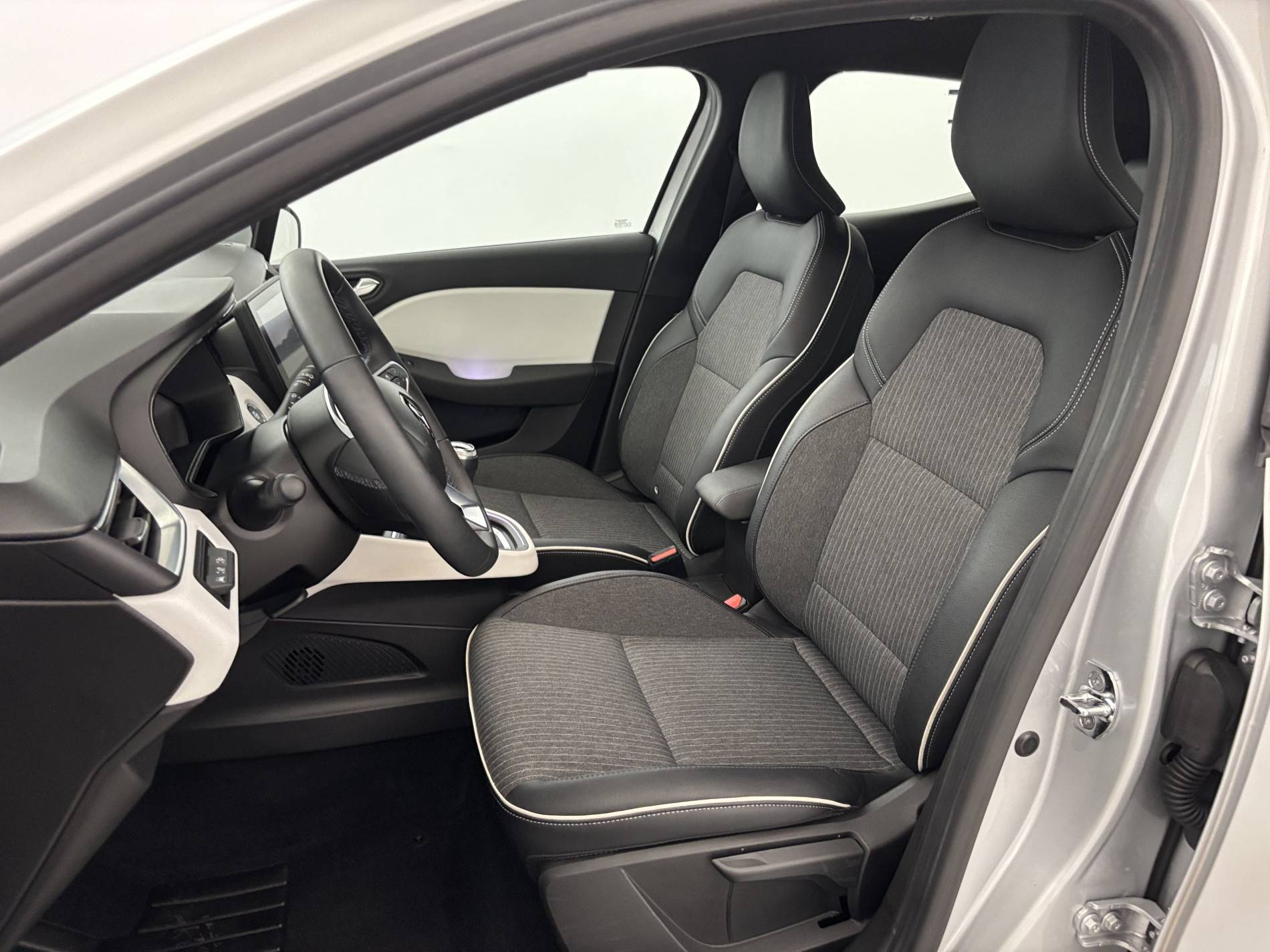 Vente en ligne Renault Clio 5 Clio TCe 90 - 21N au prix de 14 890 €