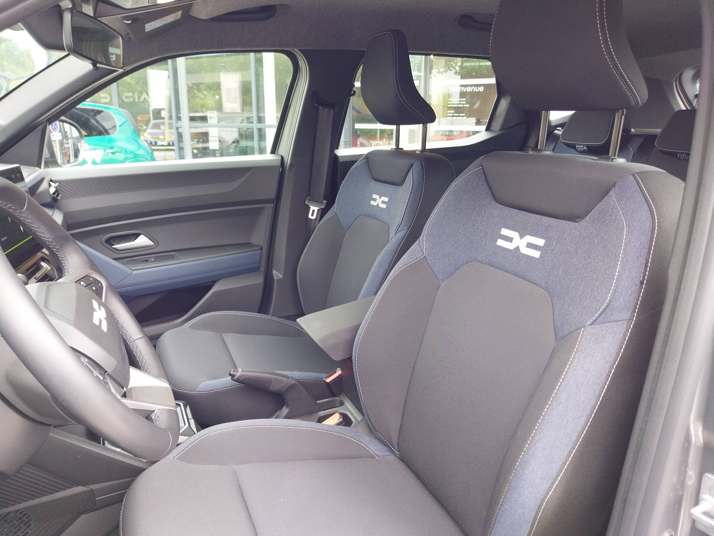 Vente en ligne Dacia Duster  Hybrid 140 au prix de 25 990 €