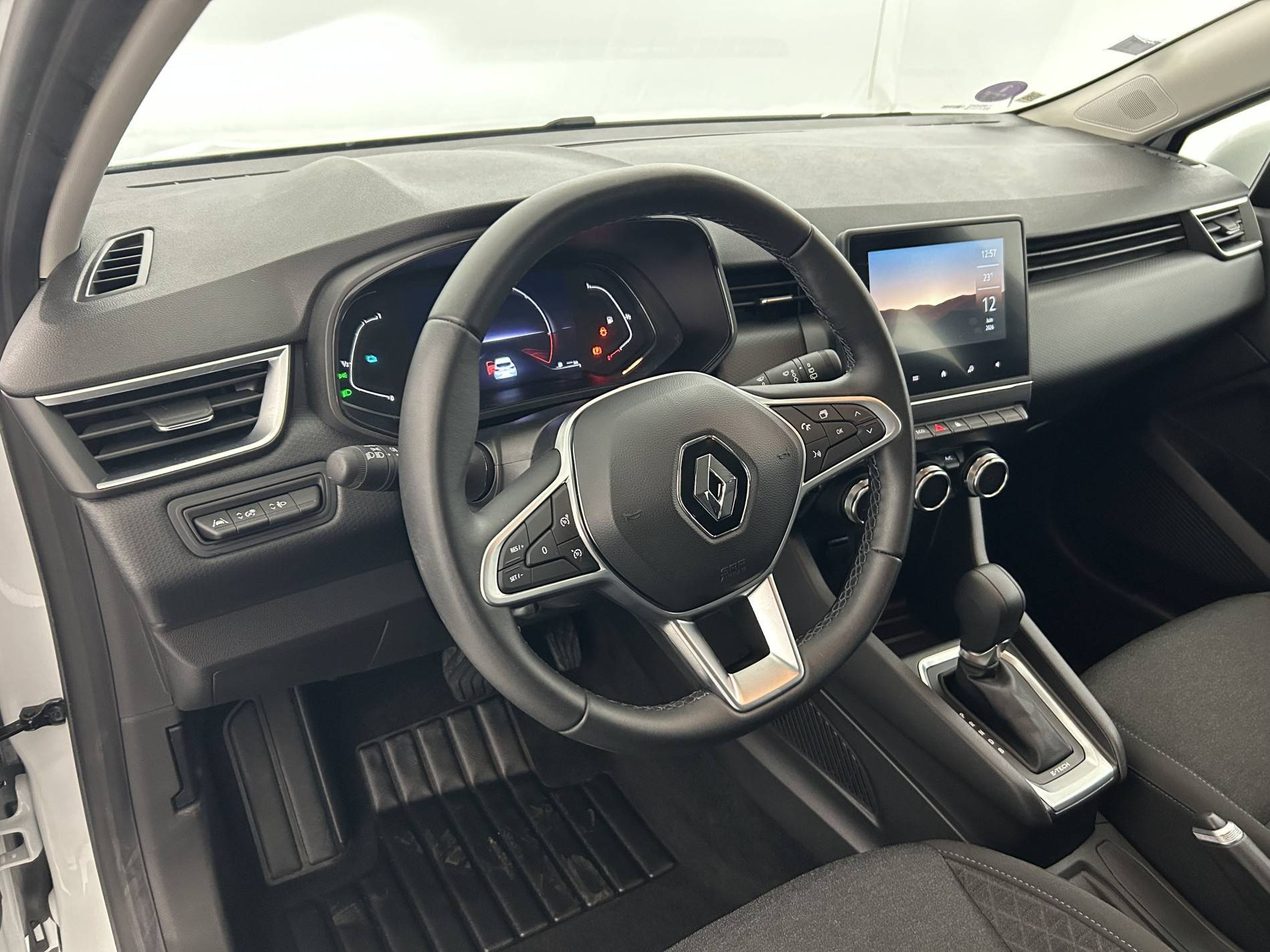 Vente en ligne Renault Clio 5 Clio E-Tech 140 - 21N au prix de 16 590 €