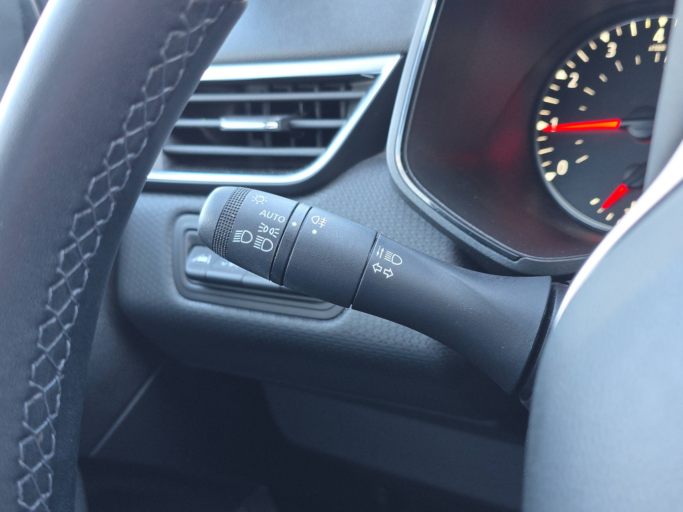 Vente en ligne Renault Clio 5 Clio TCe 90 au prix de 13 490 €