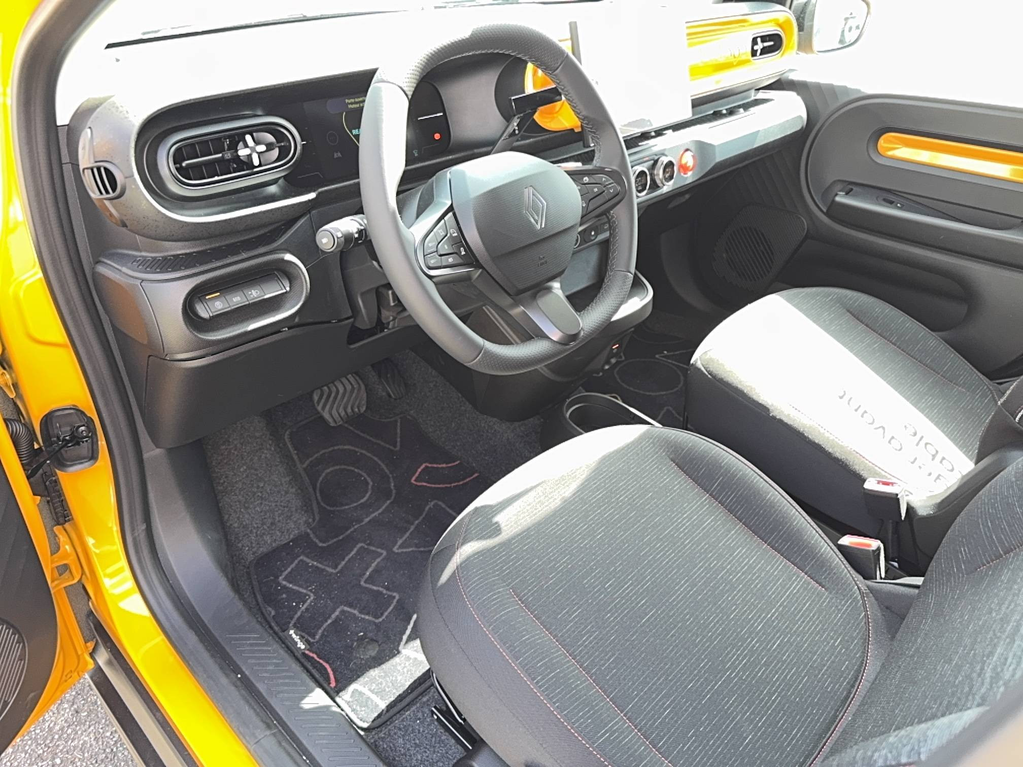 Vente en ligne Renault Twingo Electrique  80 ch autonomie urbaine au prix de 21 990 €