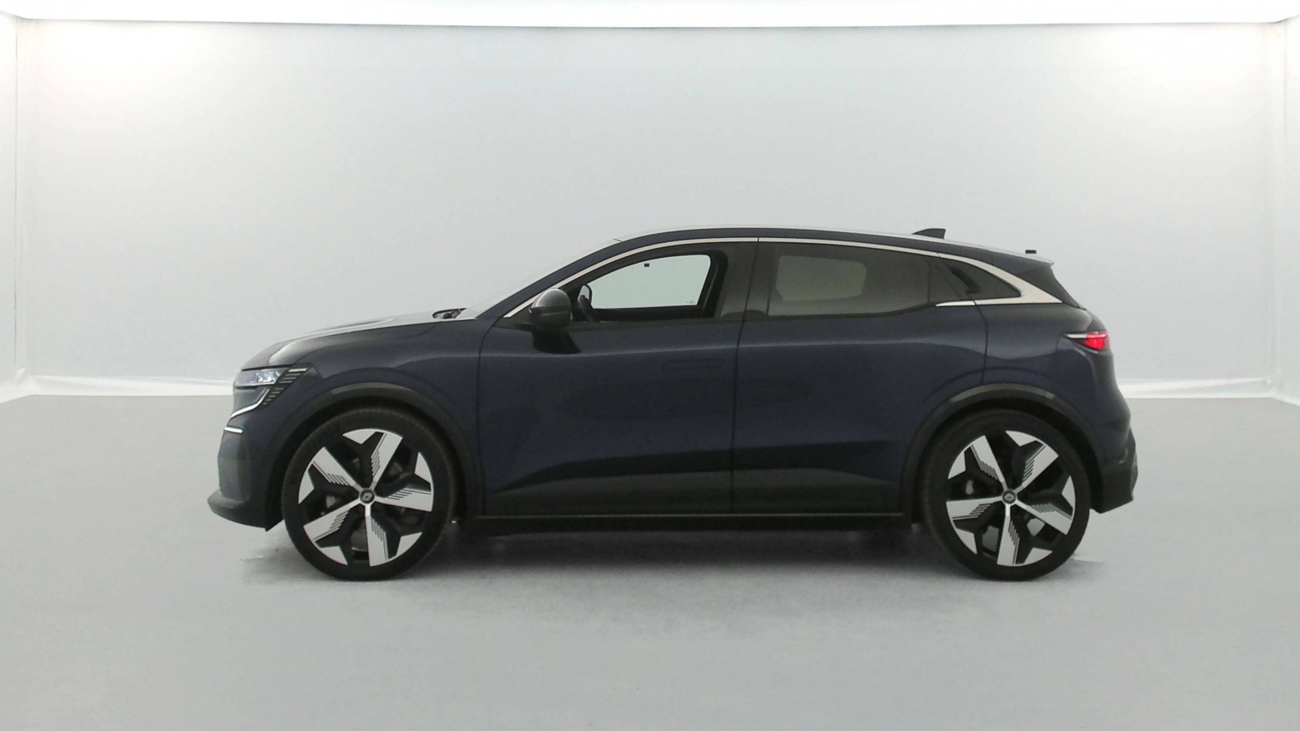 Vente en ligne Renault Megane E-Tech  EV60 220 ch super charge au prix de 24 990 €
