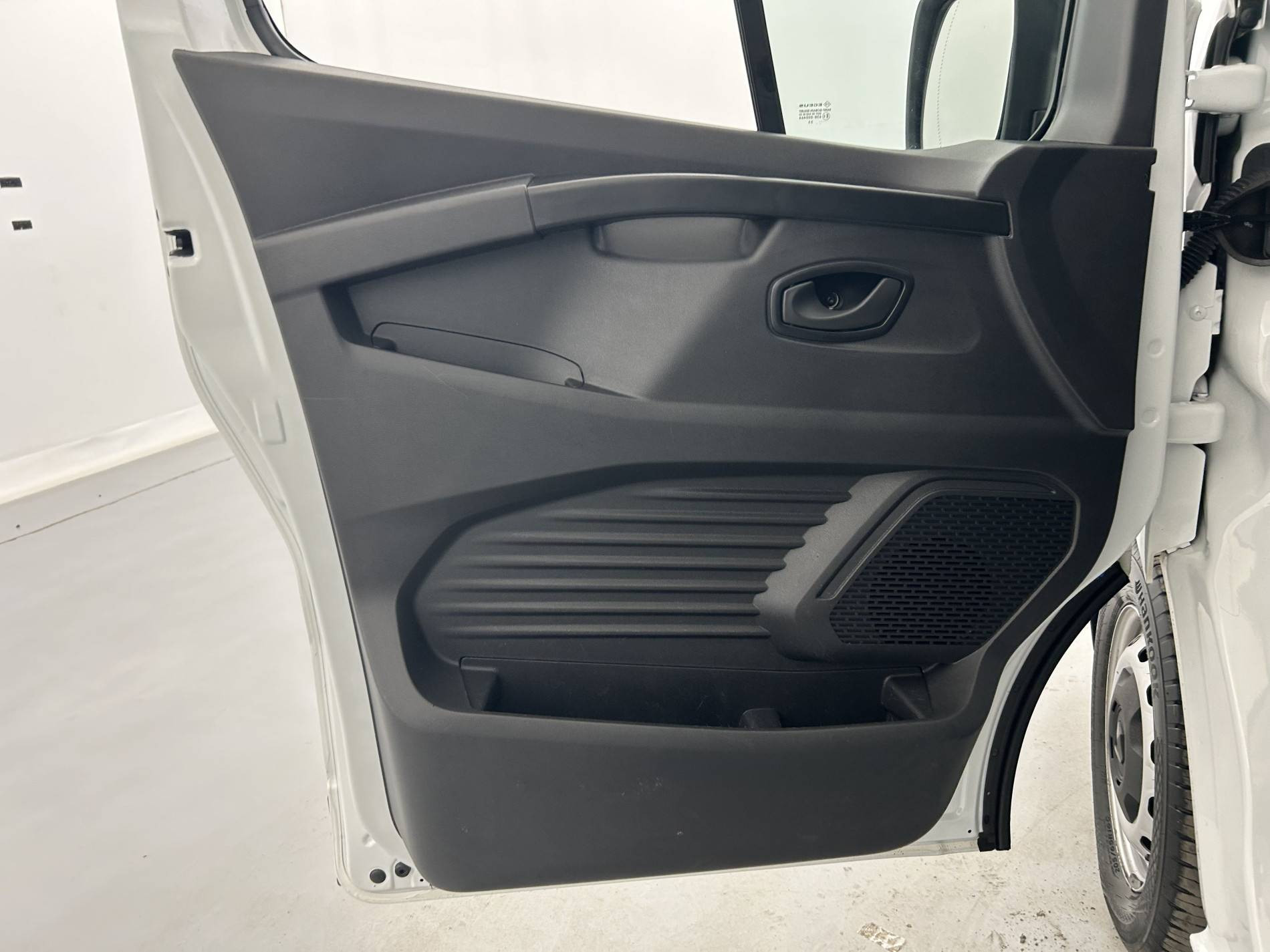 Vente en ligne Renault Trafic 3 Fourgon TRAFIC FGN L1H1 2800 KG BLUE DCI 110 au prix de 21 590 €