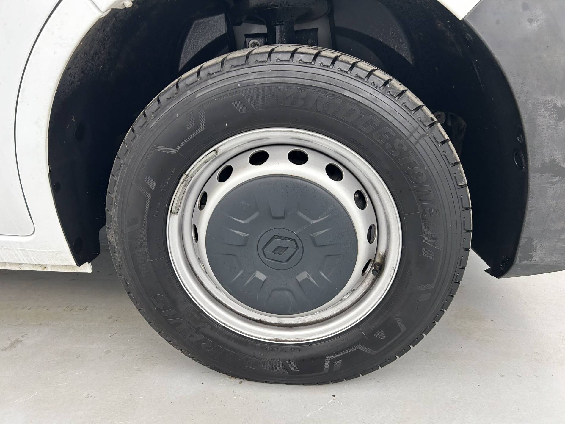 Vente en ligne Renault Master Fourgon MASTER FGN TRAC F3500 L2H2 BLUE DCI 135 au prix de 26 990 €