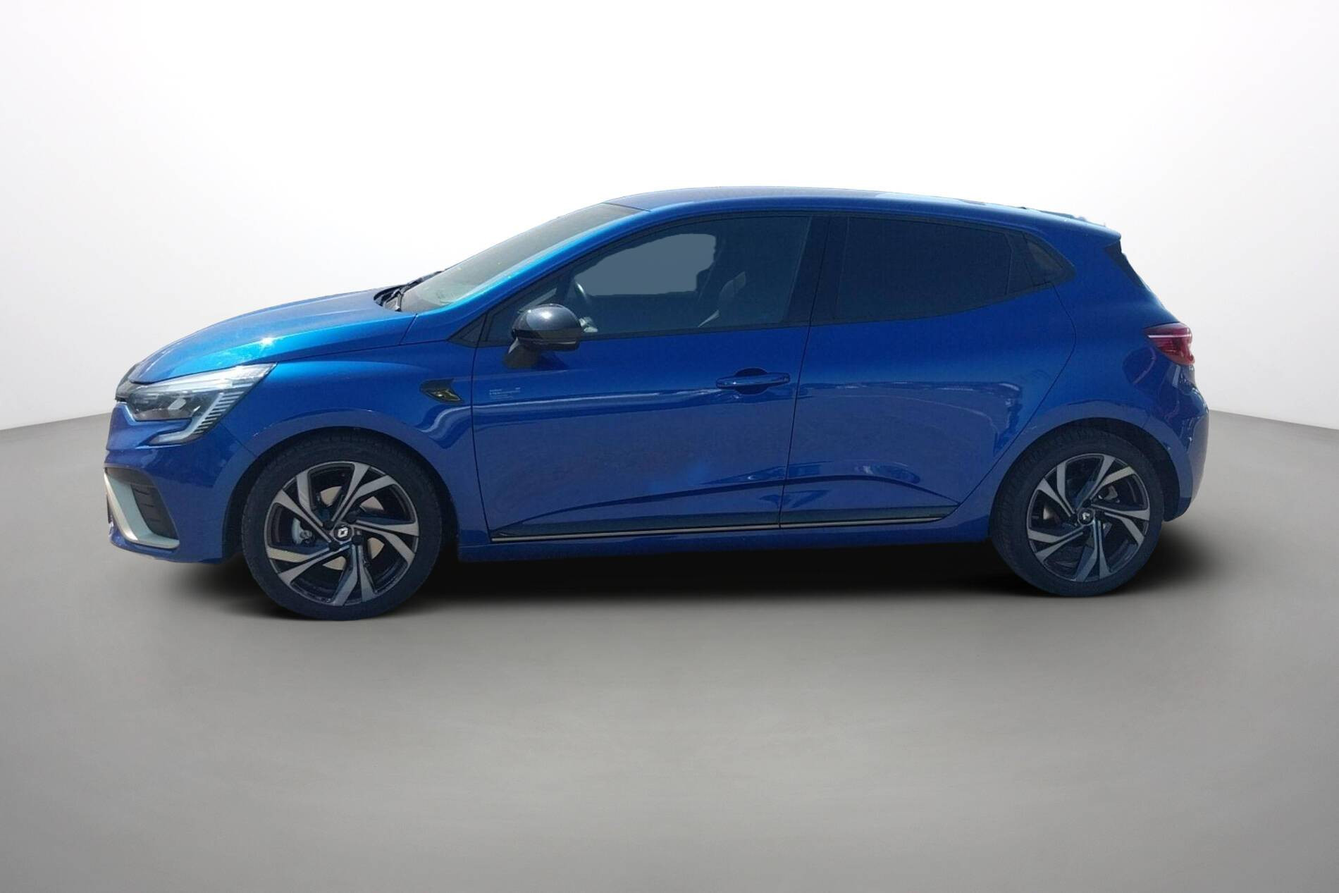 Vente en ligne Renault Clio 5 Clio E-Tech full hybrid 145 au prix de 16 990 €
