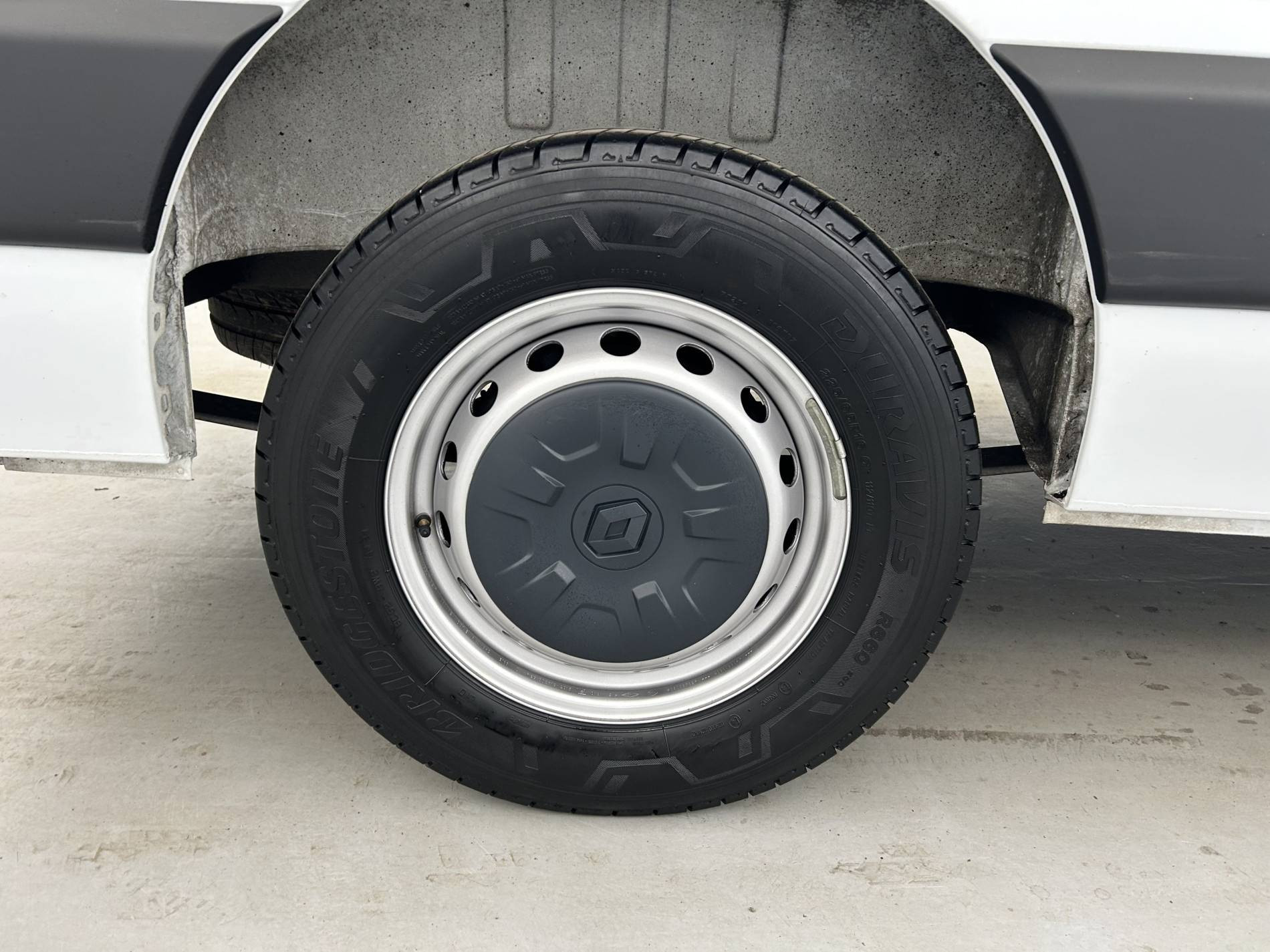 Vente en ligne Renault Master Fourgon MASTER FGN TRAC F3500 L2H2 BLUE DCI 135 au prix de 23 880 €