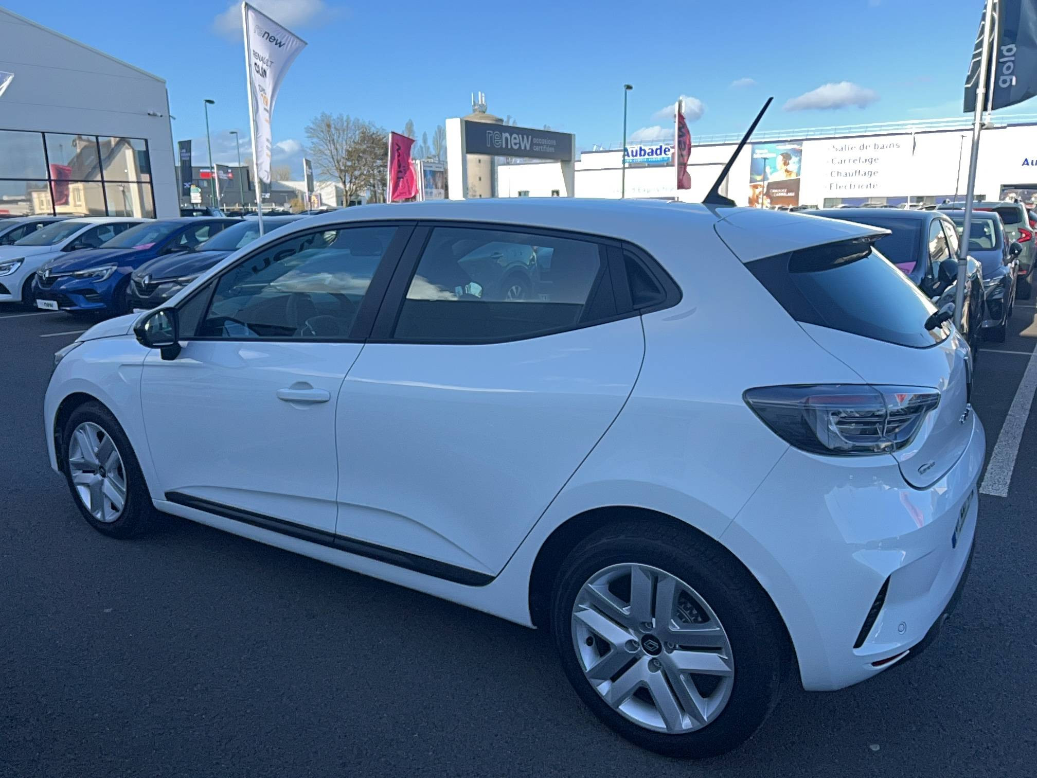 Vente en ligne Renault Clio 5 Clio TCe 90 au prix de 15 500 €