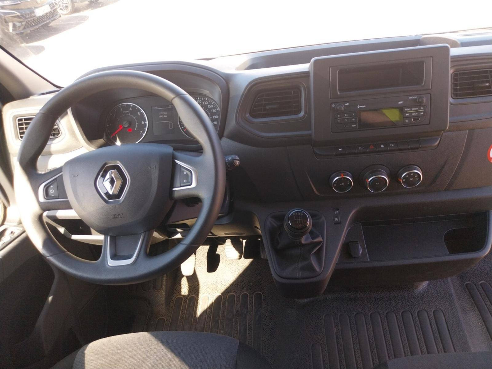 Vente en ligne Renault Master Fourgon MASTER FGN TRAC F3500 L3H3 BLUE DCI 135 au prix de 26 490 €