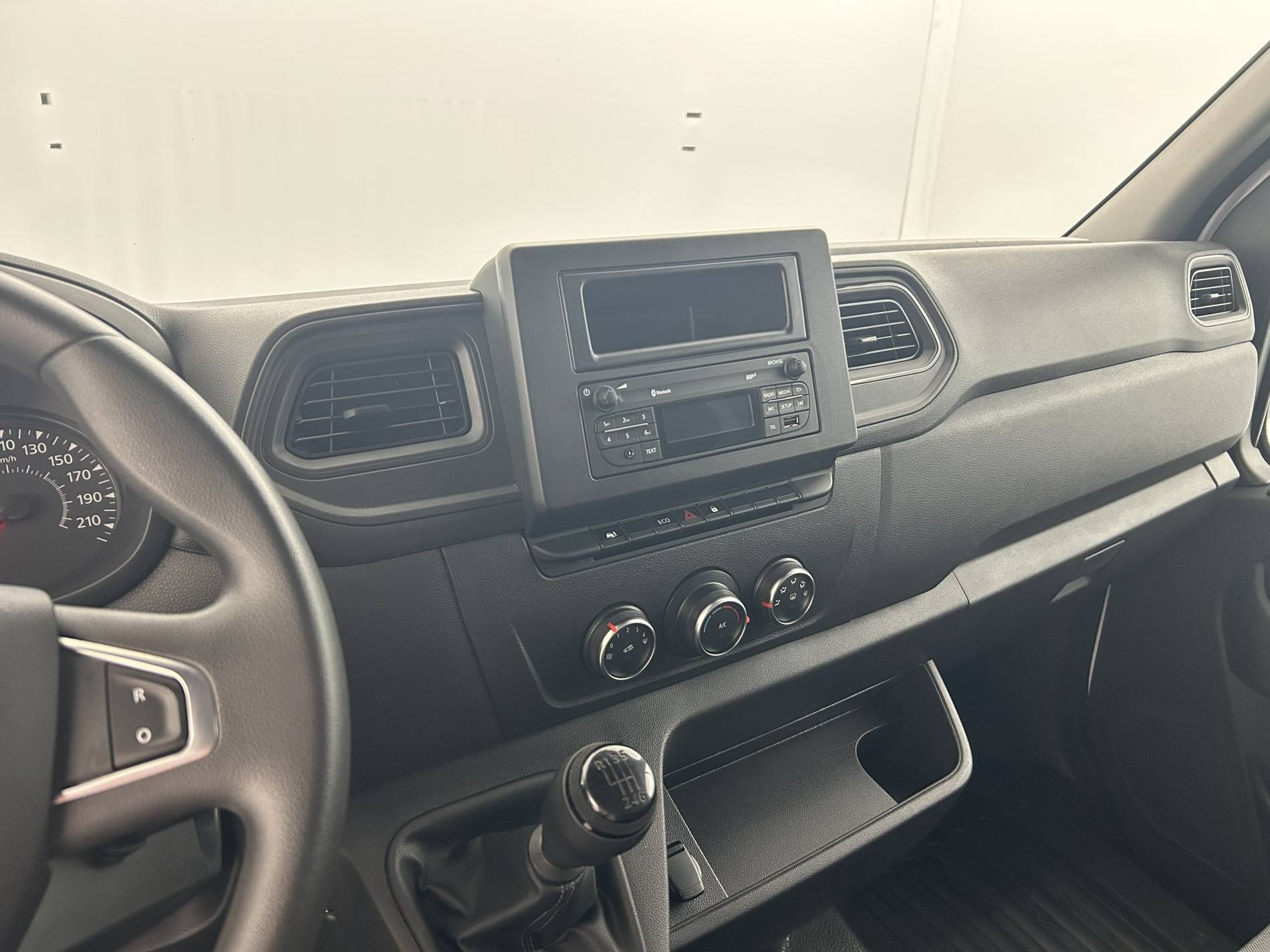 Vente en ligne Renault Master Fourgon MASTER FGN TRAC F3500 L2H2 BLUE DCI 135 au prix de 24 990 €