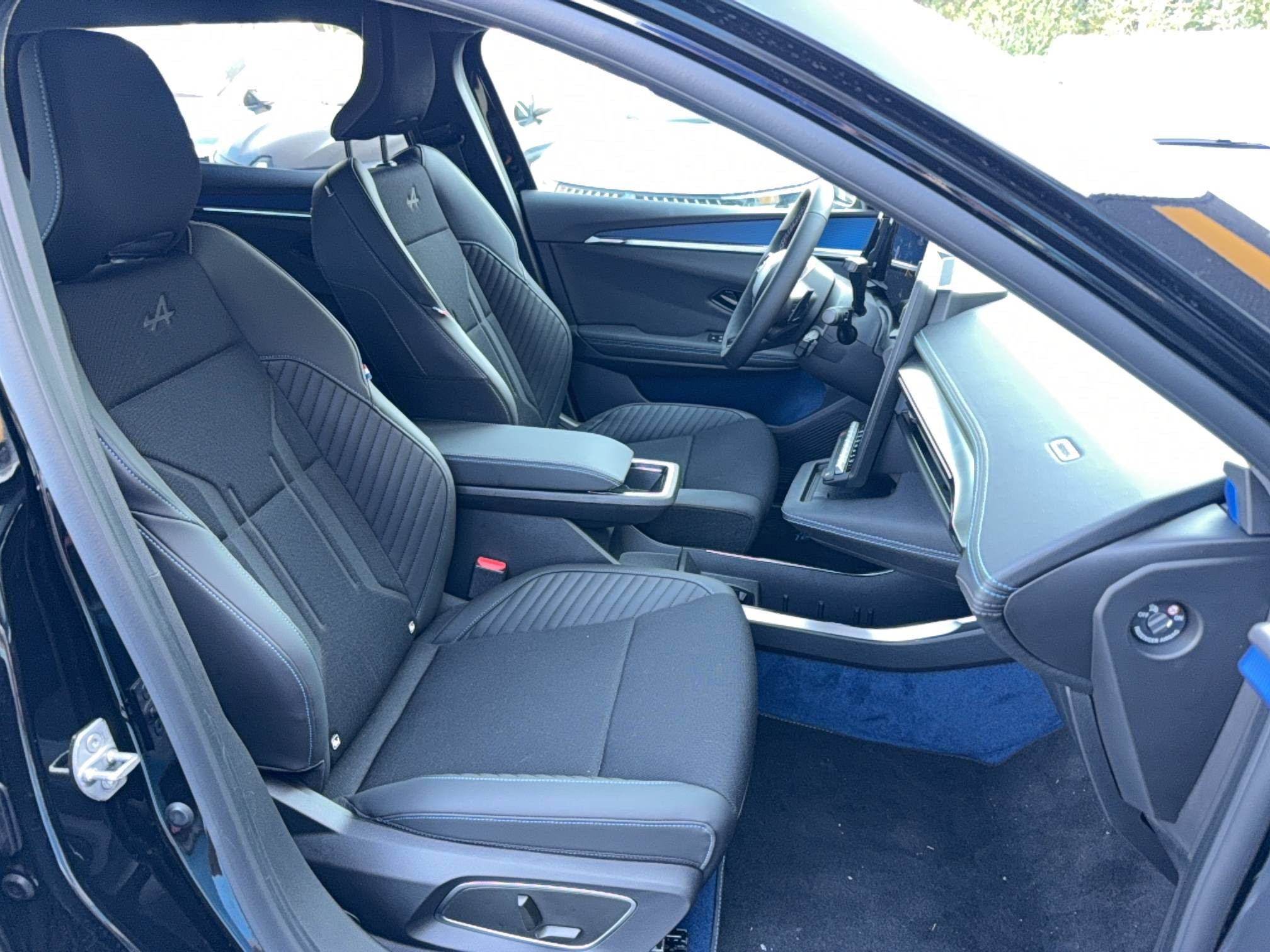 Vente en ligne Renault Scenic E-Tech Scenic E-Tech électrique 220 ch grande autonomie au prix de 47 900 €