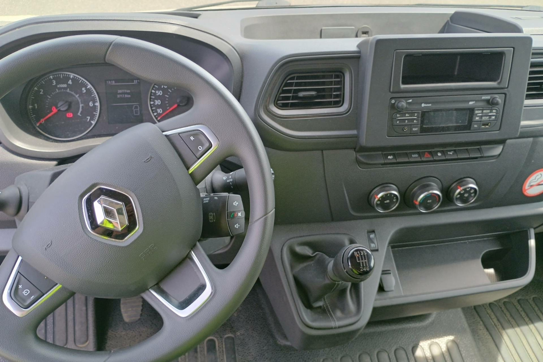 Vente en ligne Renault Master Fourgon MASTER FGN TRAC F3500 L2H2 BLUE DCI 135 au prix de 24 990 €