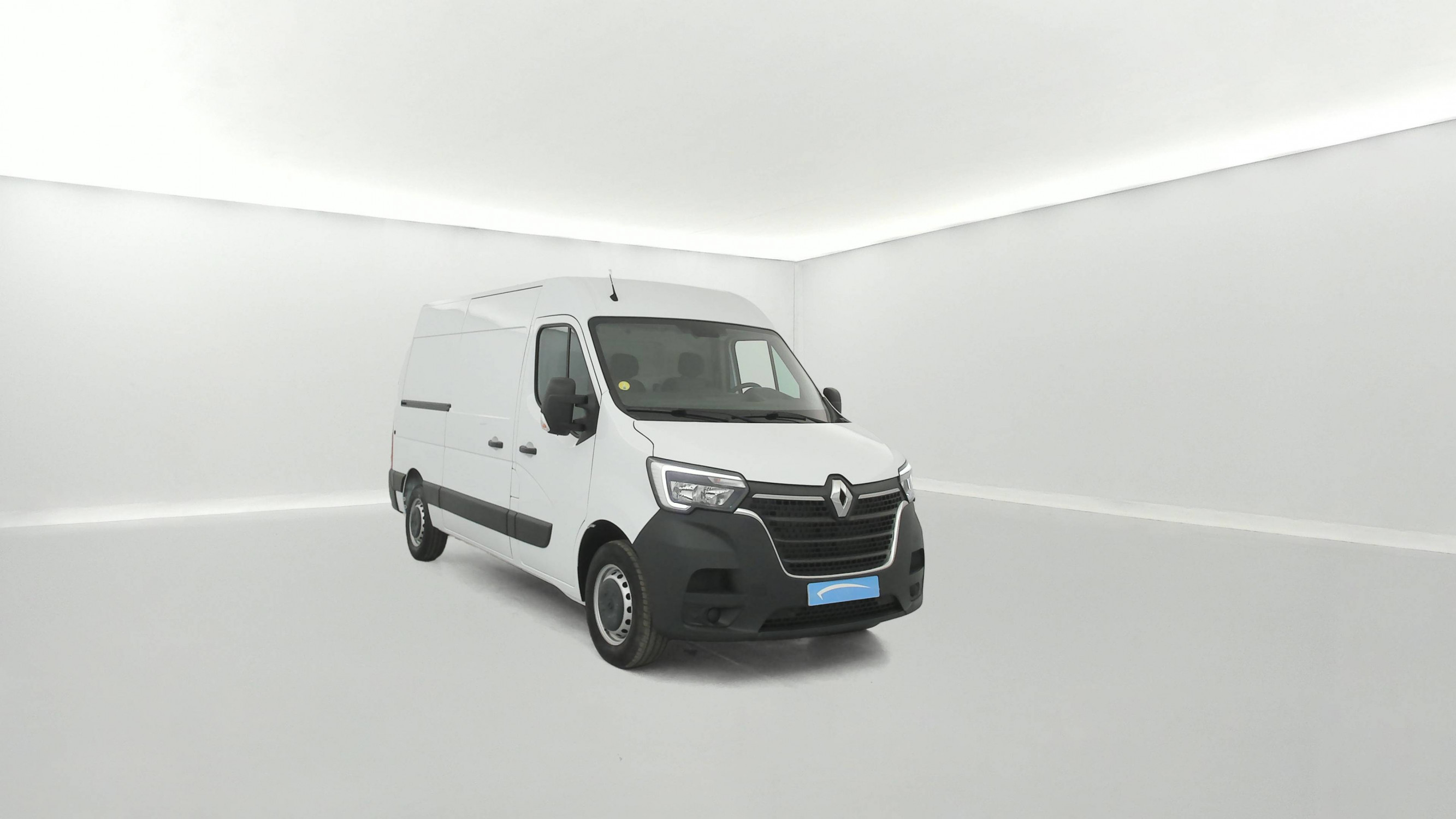 Vente en ligne Renault Master Fourgon MASTER FGN TRAC F3500 L2H2 BLUE DCI 135 au prix de 25 990 €