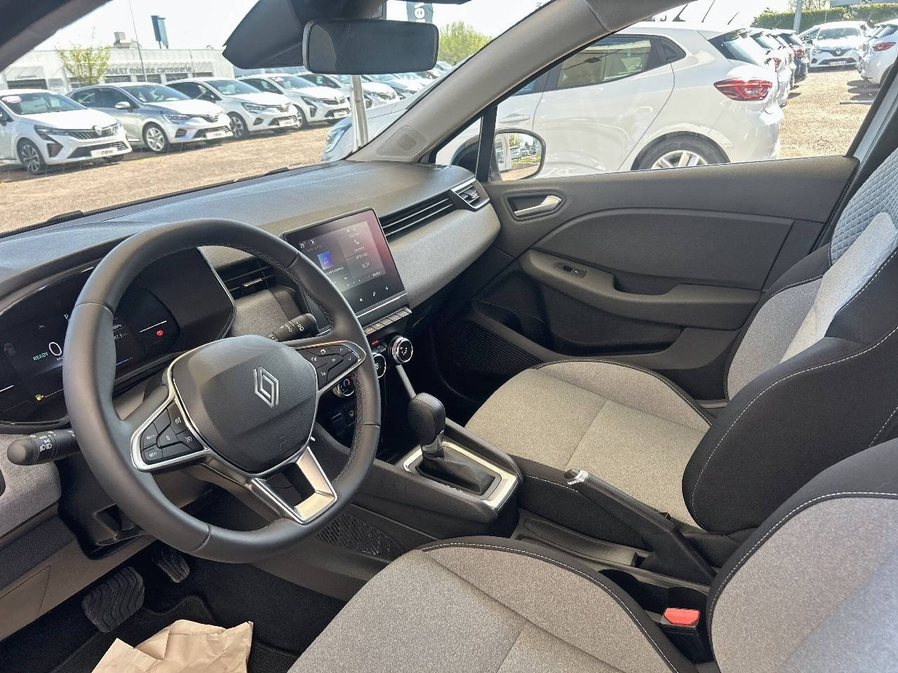 Vente en ligne Renault Clio 5 Clio E-Tech full hybrid 145 ch GSR2 au prix de 20 490 €