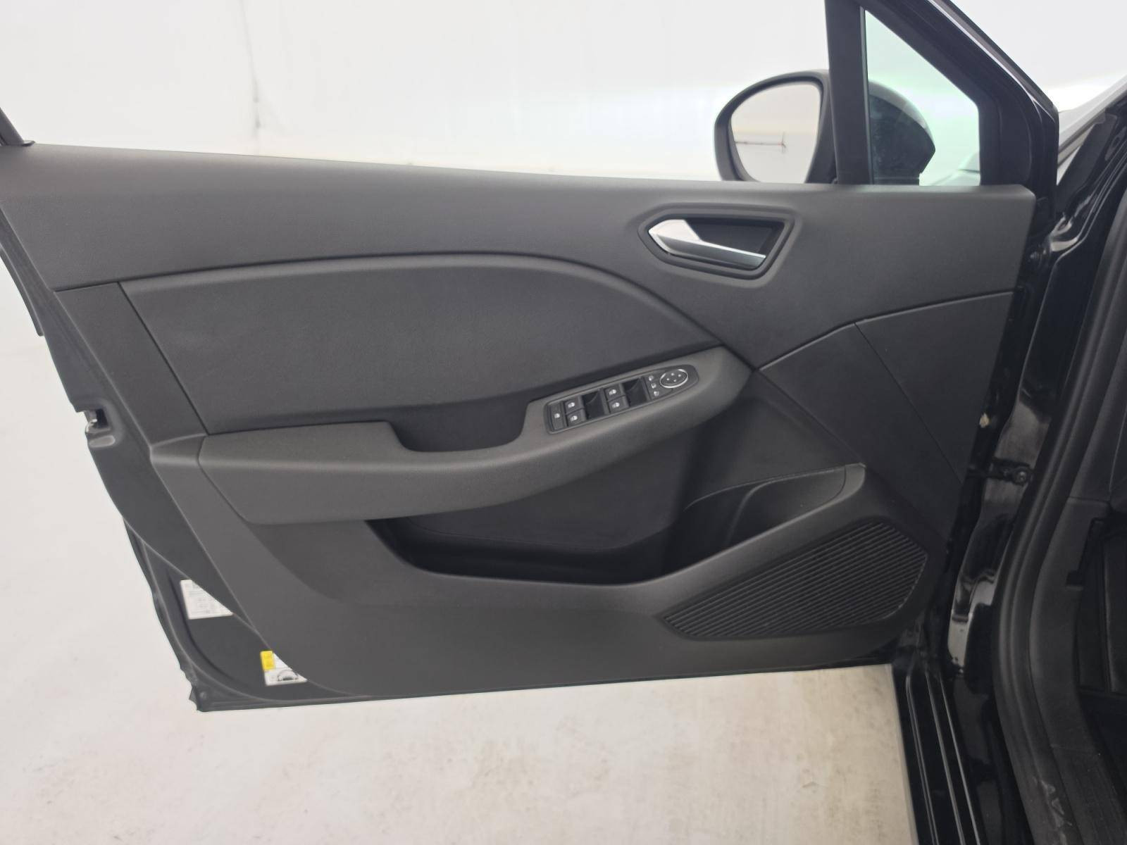 Vente en ligne Renault Clio 5 Clio E-Tech full hybrid 145 au prix de 16 490 €