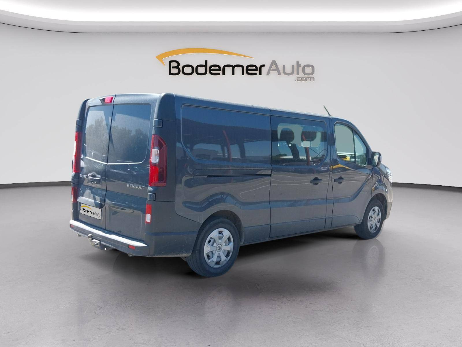 Vente en ligne Renault Trafic Cabine Approfondie TRAFIC CA L2H1 3000 KG BLUE DCI 170 au prix de 29 990 €
