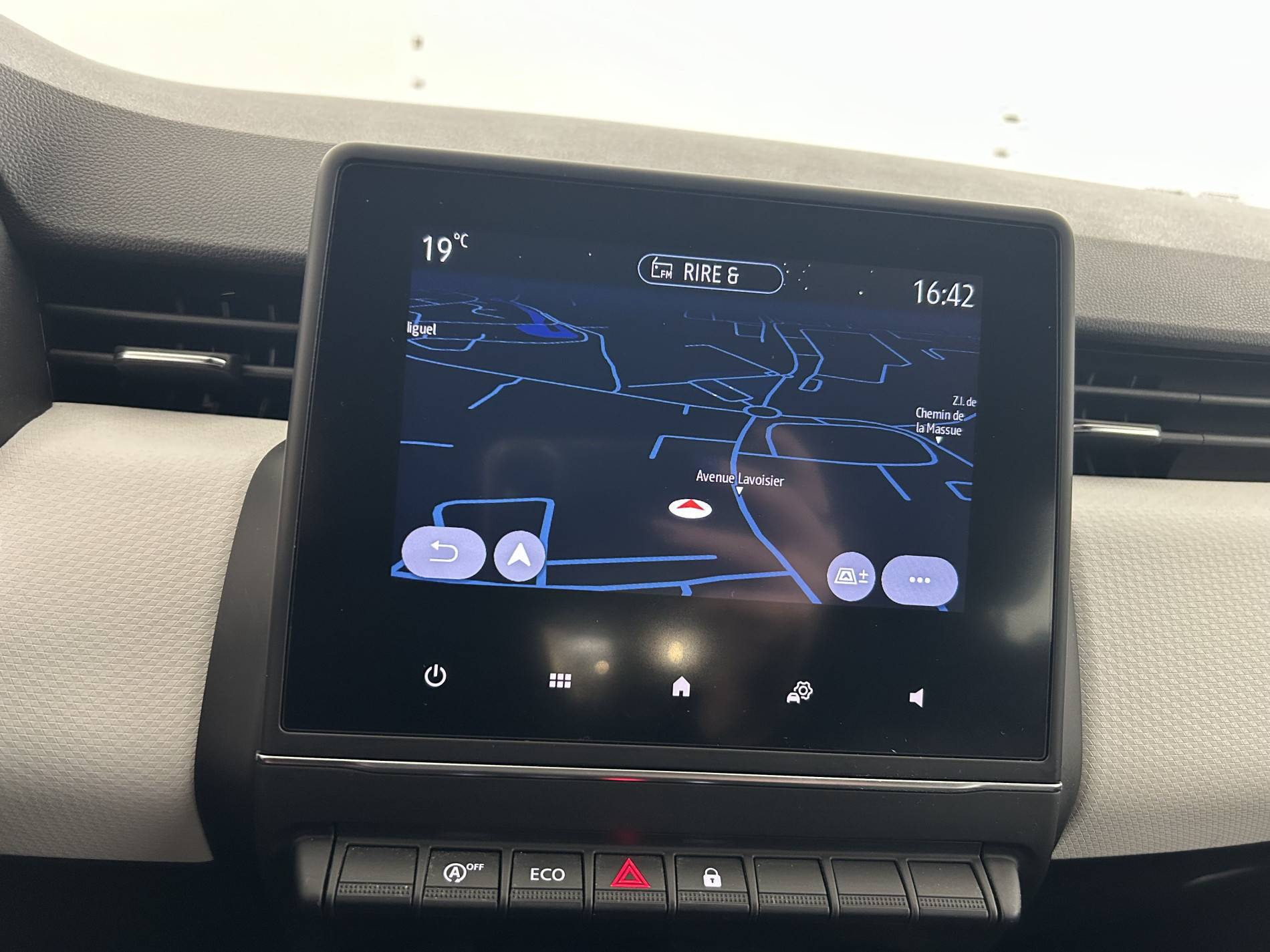 Vente en ligne Renault Clio 5 Clio TCe 90 - 21N au prix de 14 290 €