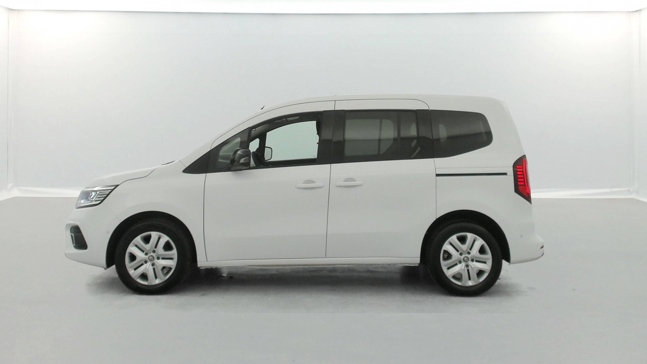 Vente en ligne Renault Kangoo  Blue dCi 95 au prix de 23 890 €