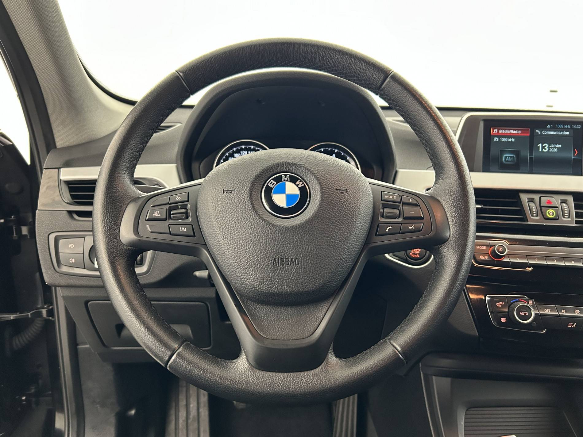 Vente en ligne Bmw X1 X1 sDrive 18i 140 ch au prix de 17 990 €