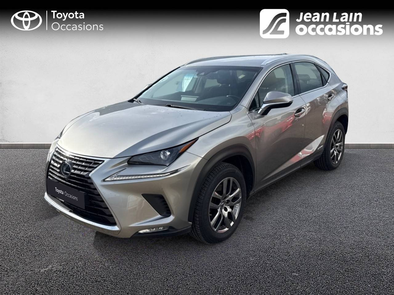 Vente en ligne LEXUS NX NX 300h 4WD Pack Business de 2019 au prix de 24 490 €