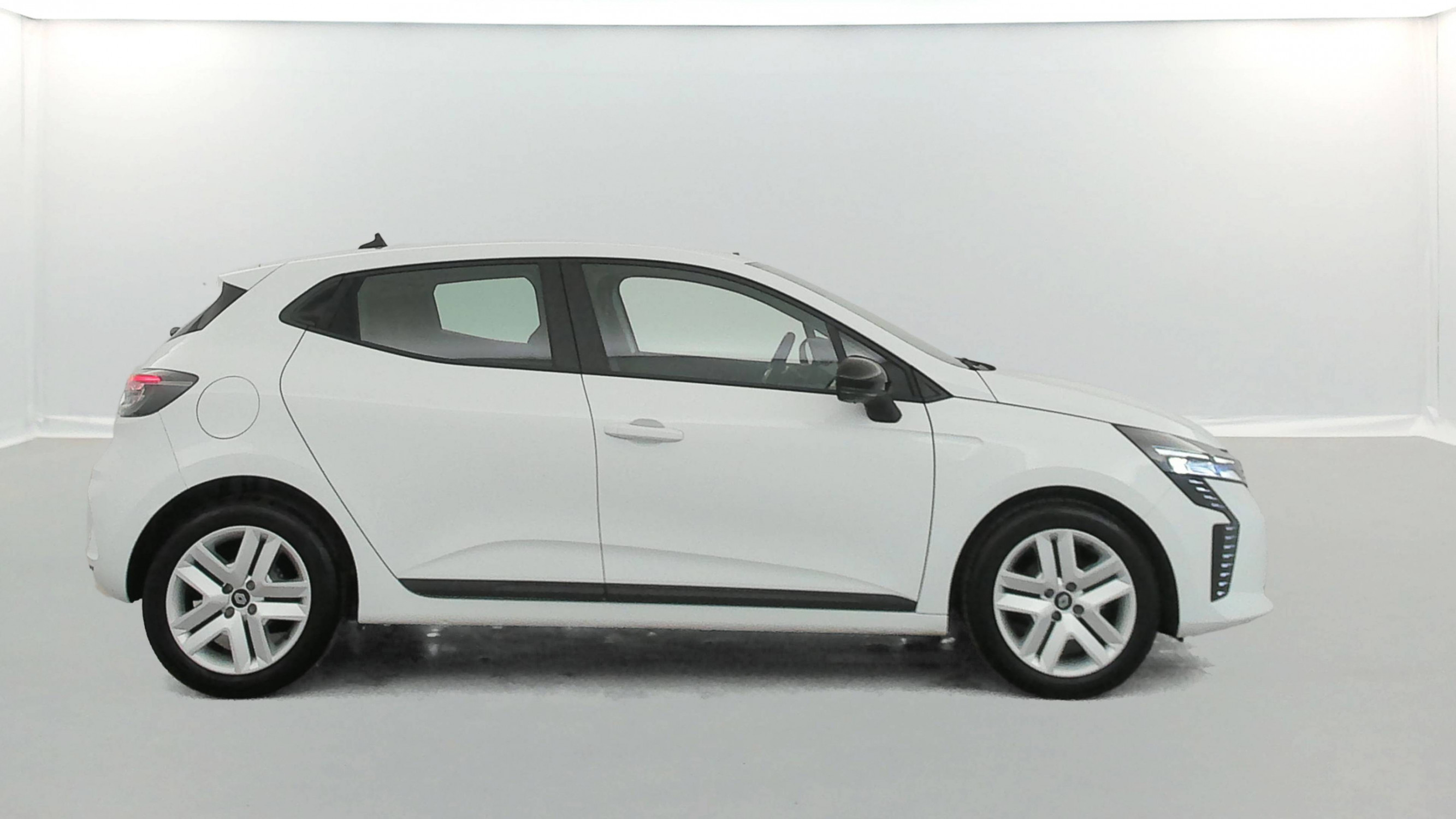 Vente en ligne Renault Clio 5 Clio TCe 90 au prix de 15 990 €