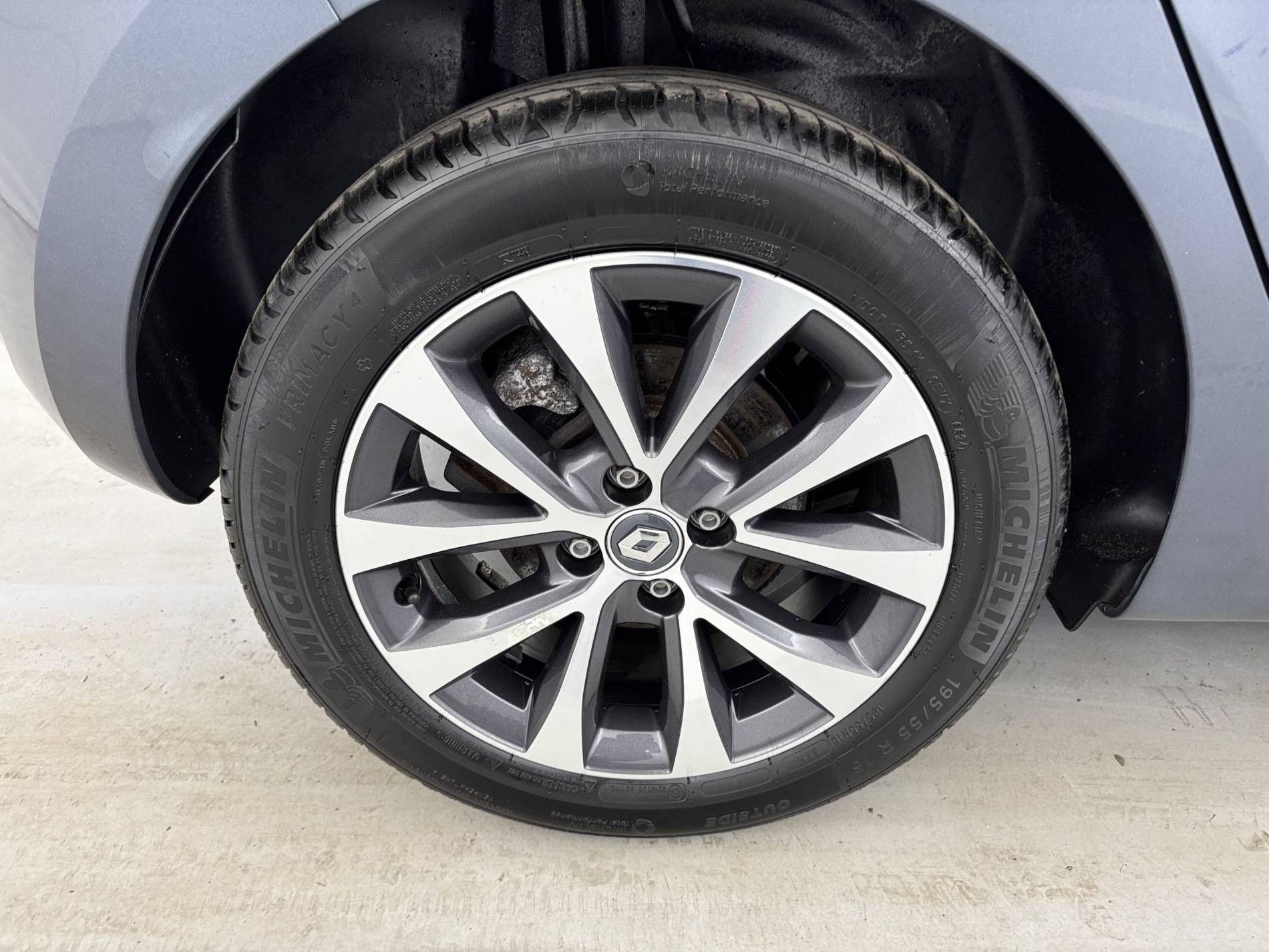 Vente en ligne Renault Clio 5 Clio TCe 90 - 21 au prix de 13 890 €
