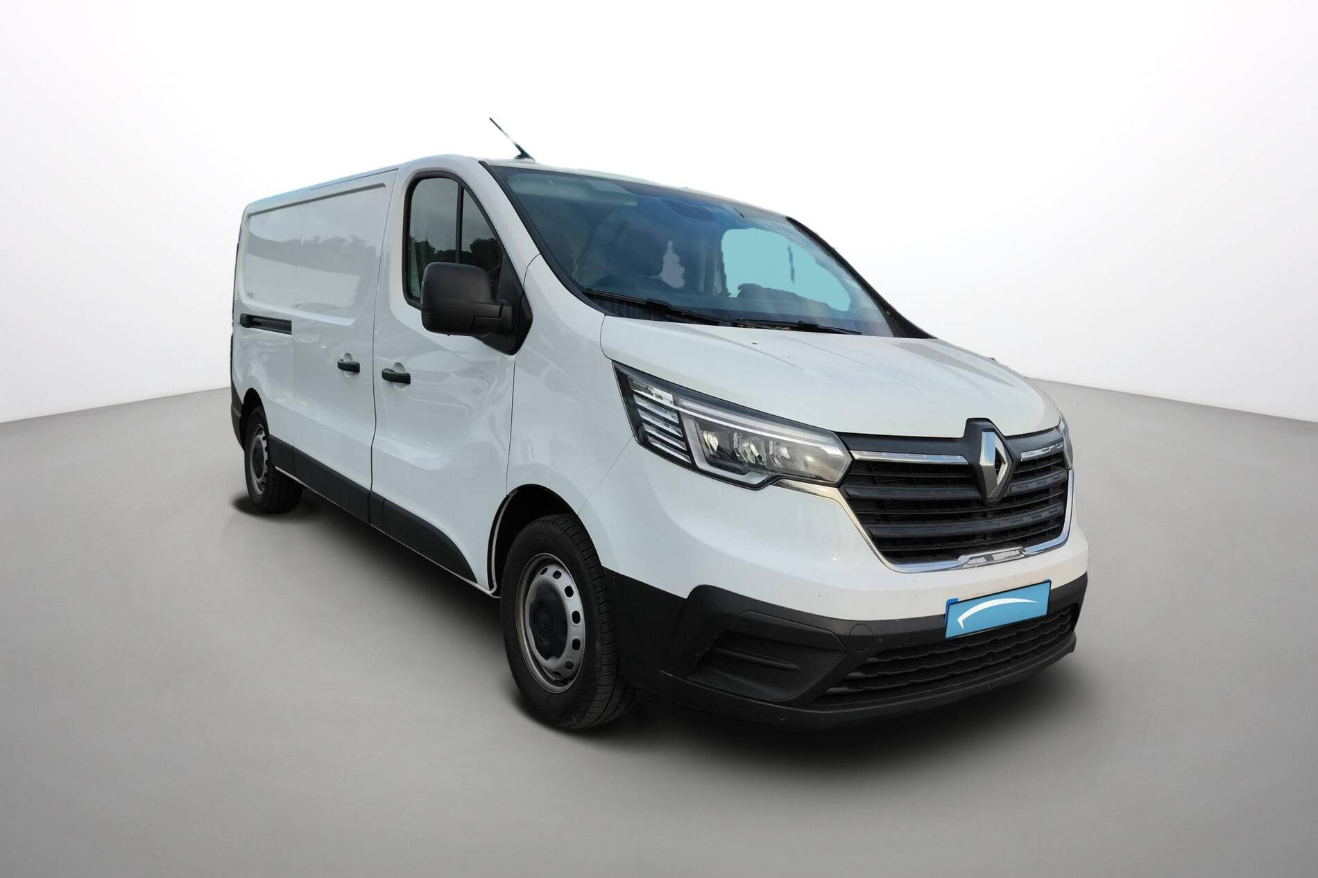 Vente en ligne Renault Trafic 3 Fourgon TRAFIC FGN L2H1 3000 KG BLUE DCI 130 au prix de 23 990 €
