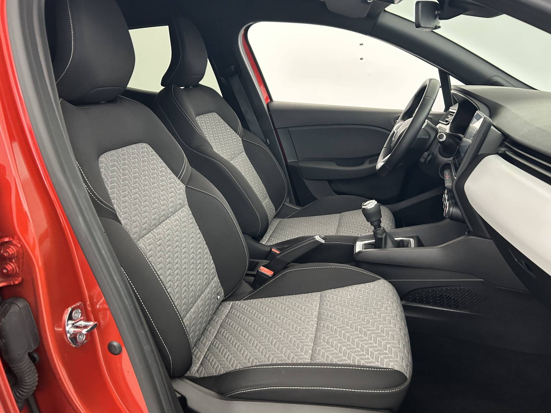 Vente en ligne Renault Clio 5 Clio TCe 90 - 21 au prix de 12 390 €