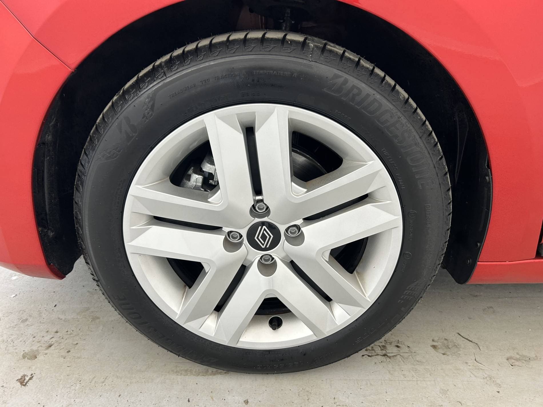 Vente en ligne Renault Clio 5 Clio E-Tech full hybrid 145 ch GSR2 au prix de 19 890 €