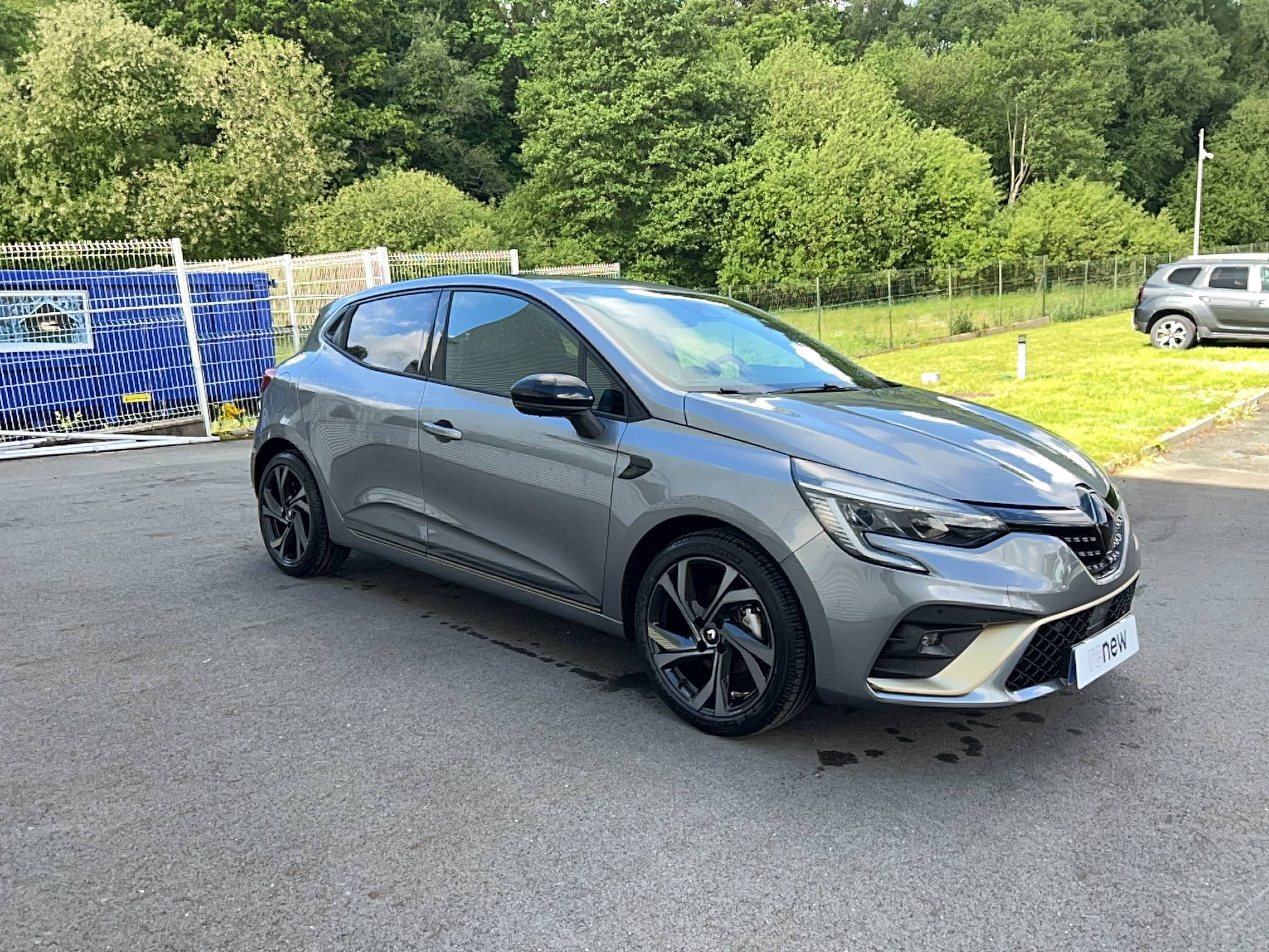 Vente en ligne Renault Clio 5 Clio E-Tech hybride 145 au prix de 16 990 €